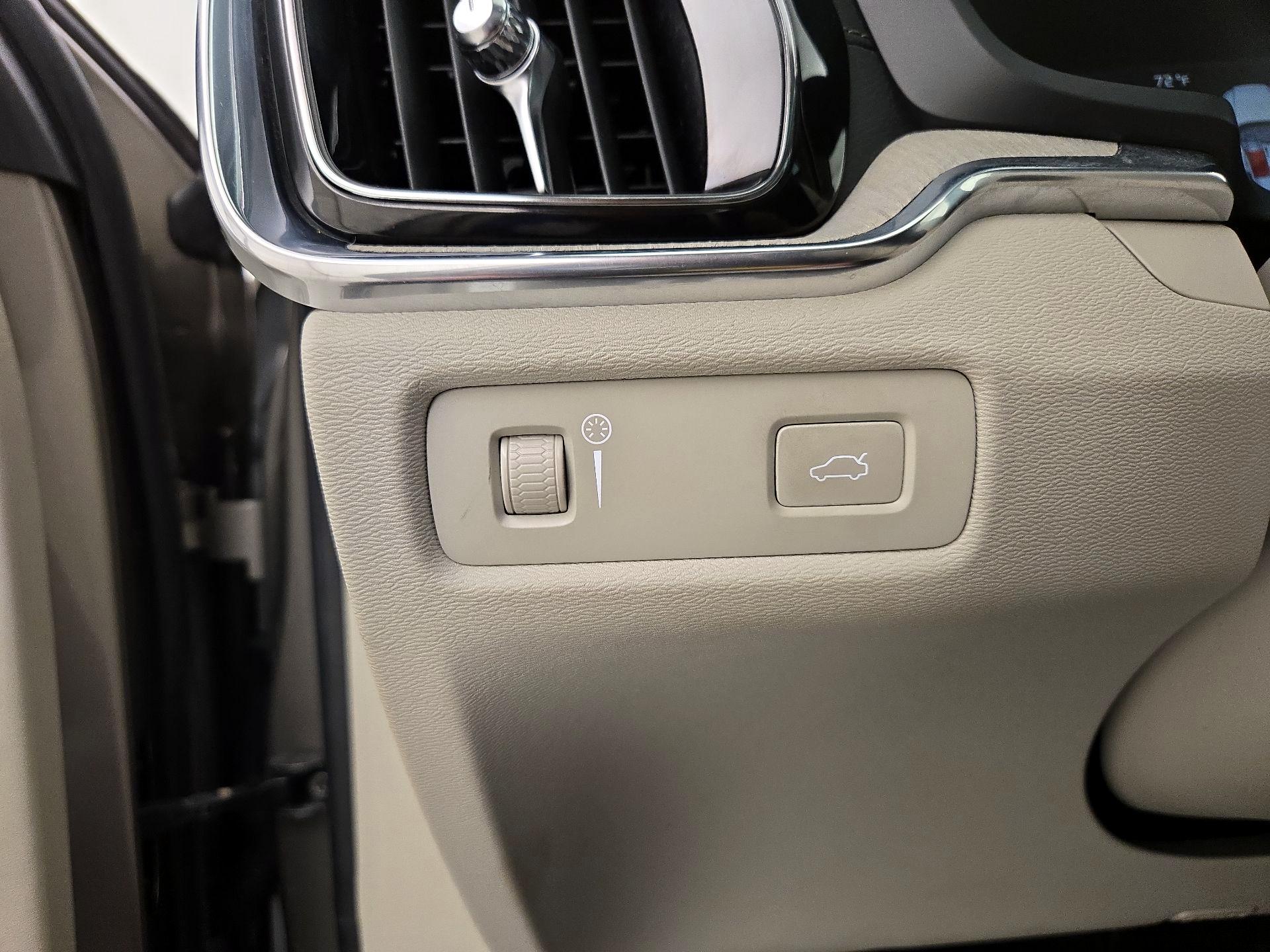 Thumbnail: 2019 Volvo S60 - 13