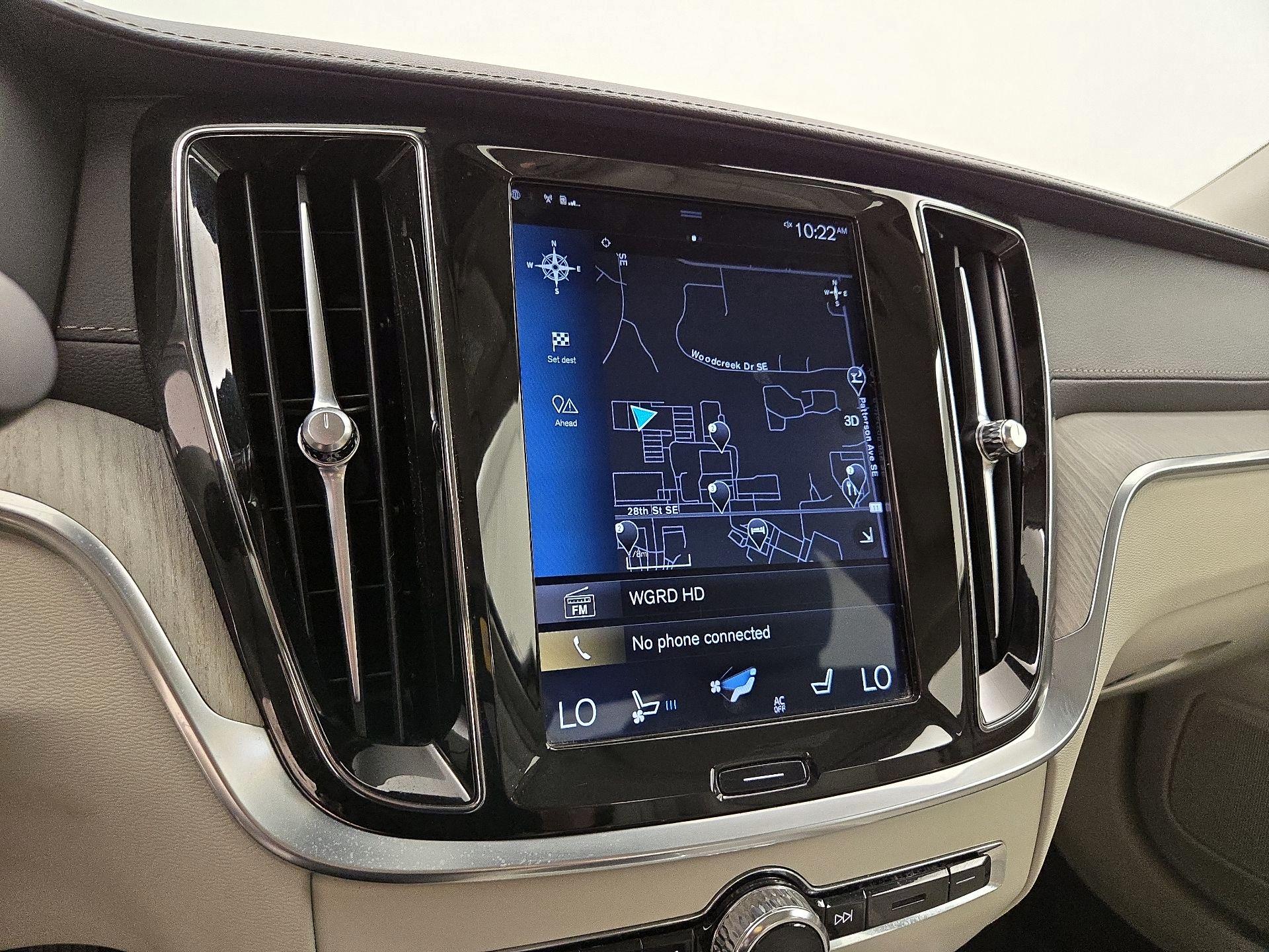 Thumbnail: 2019 Volvo S60 - 14