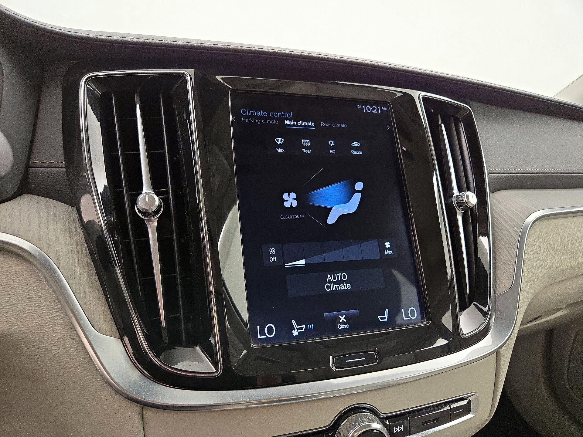 Thumbnail: 2019 Volvo S60 - 17