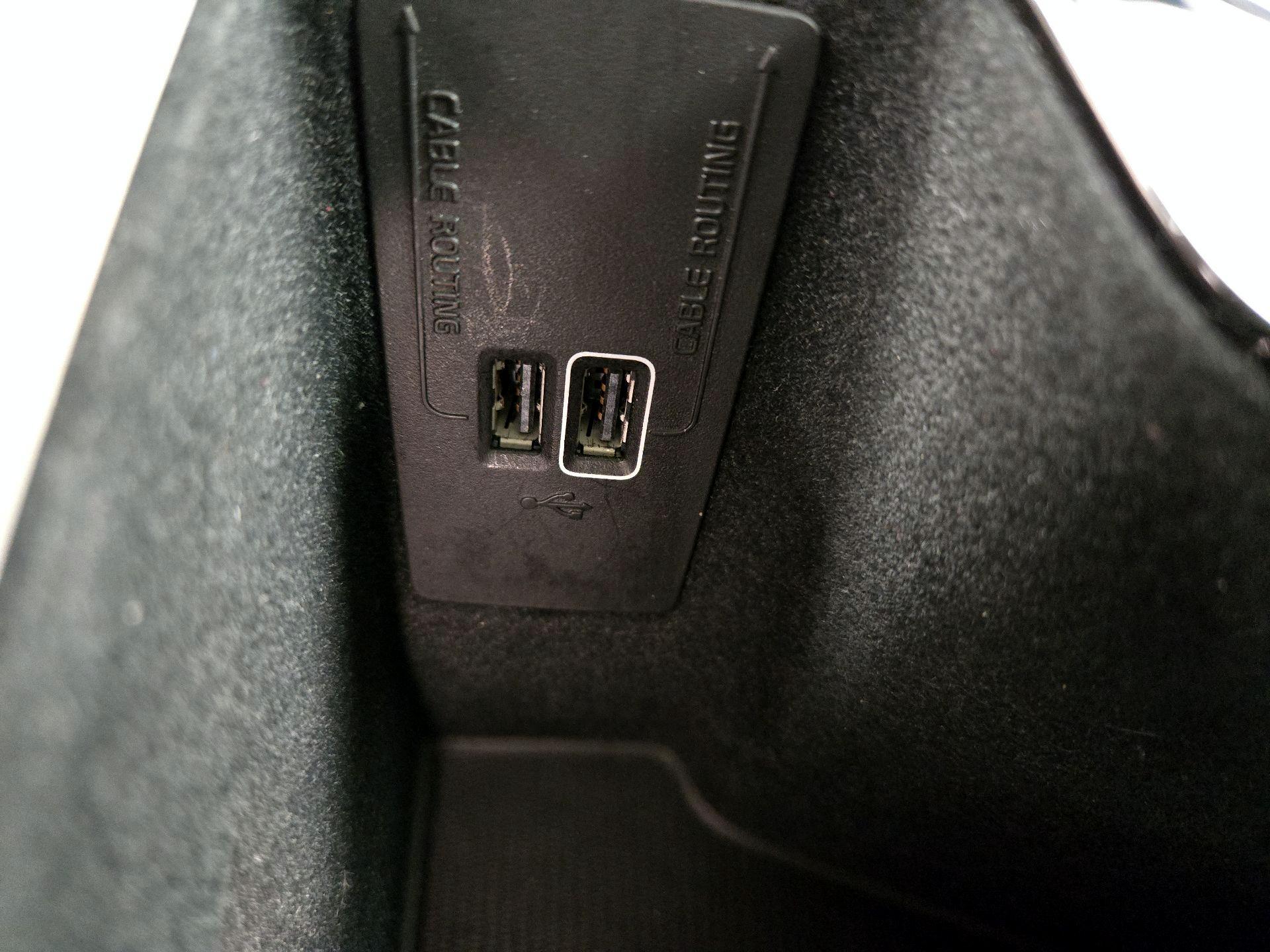 Thumbnail: 2019 Volvo S60 - 19