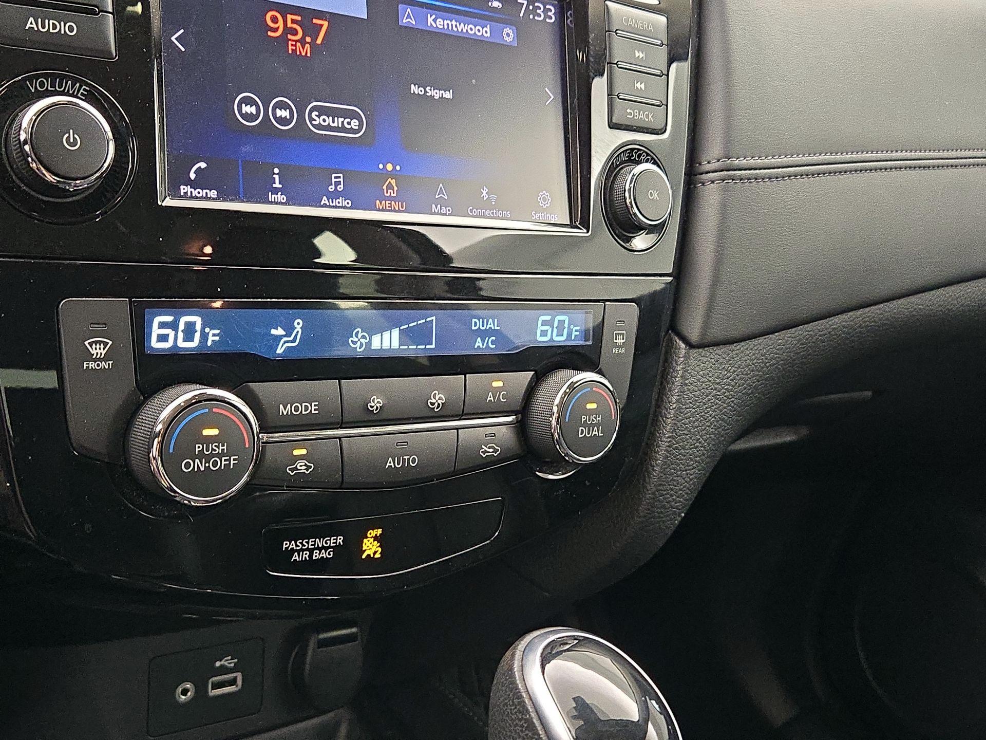 Thumbnail: 2019 Nissan Rogue - 17