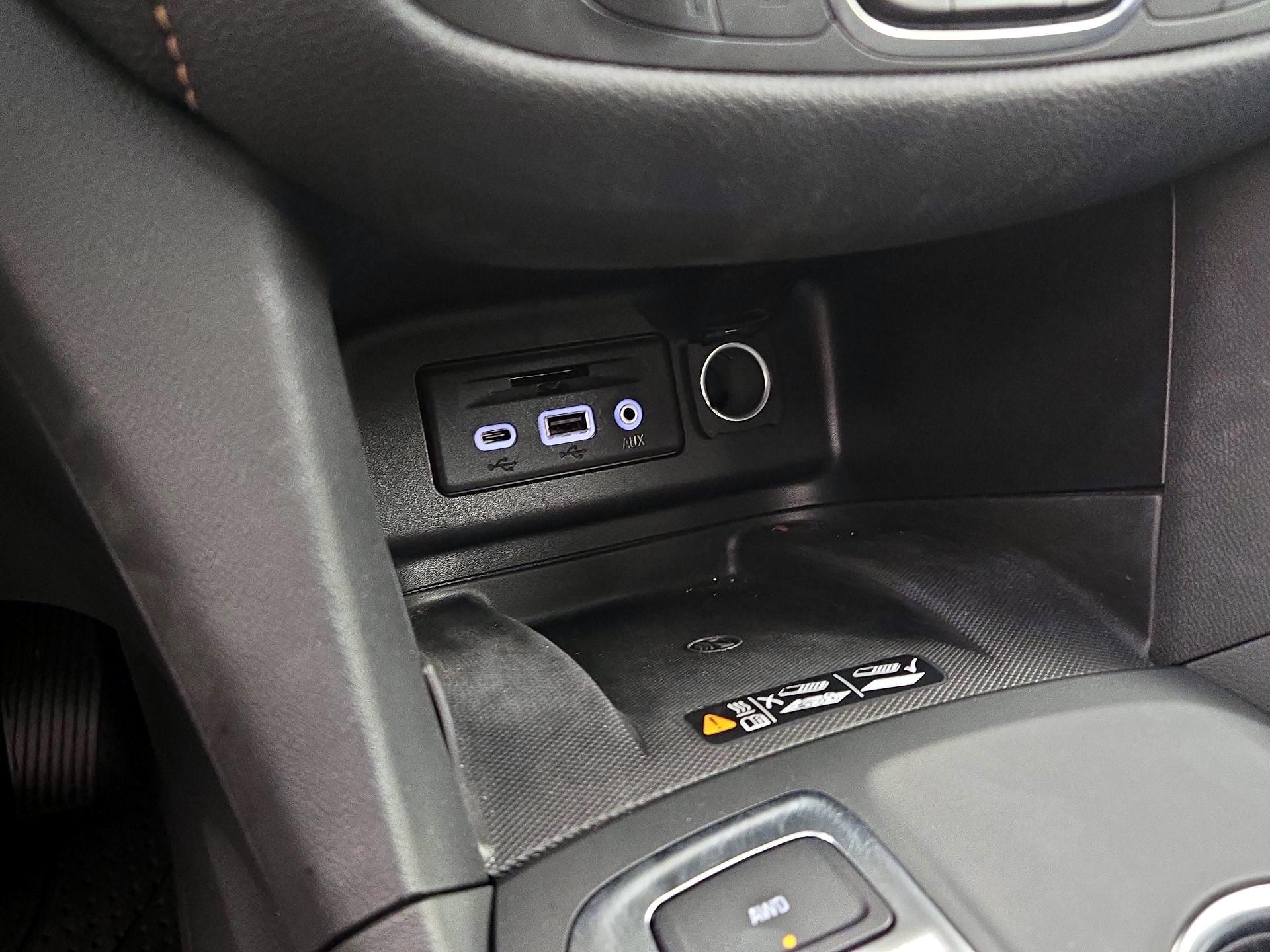 Thumbnail: 2019 Chevrolet Equinox - 18