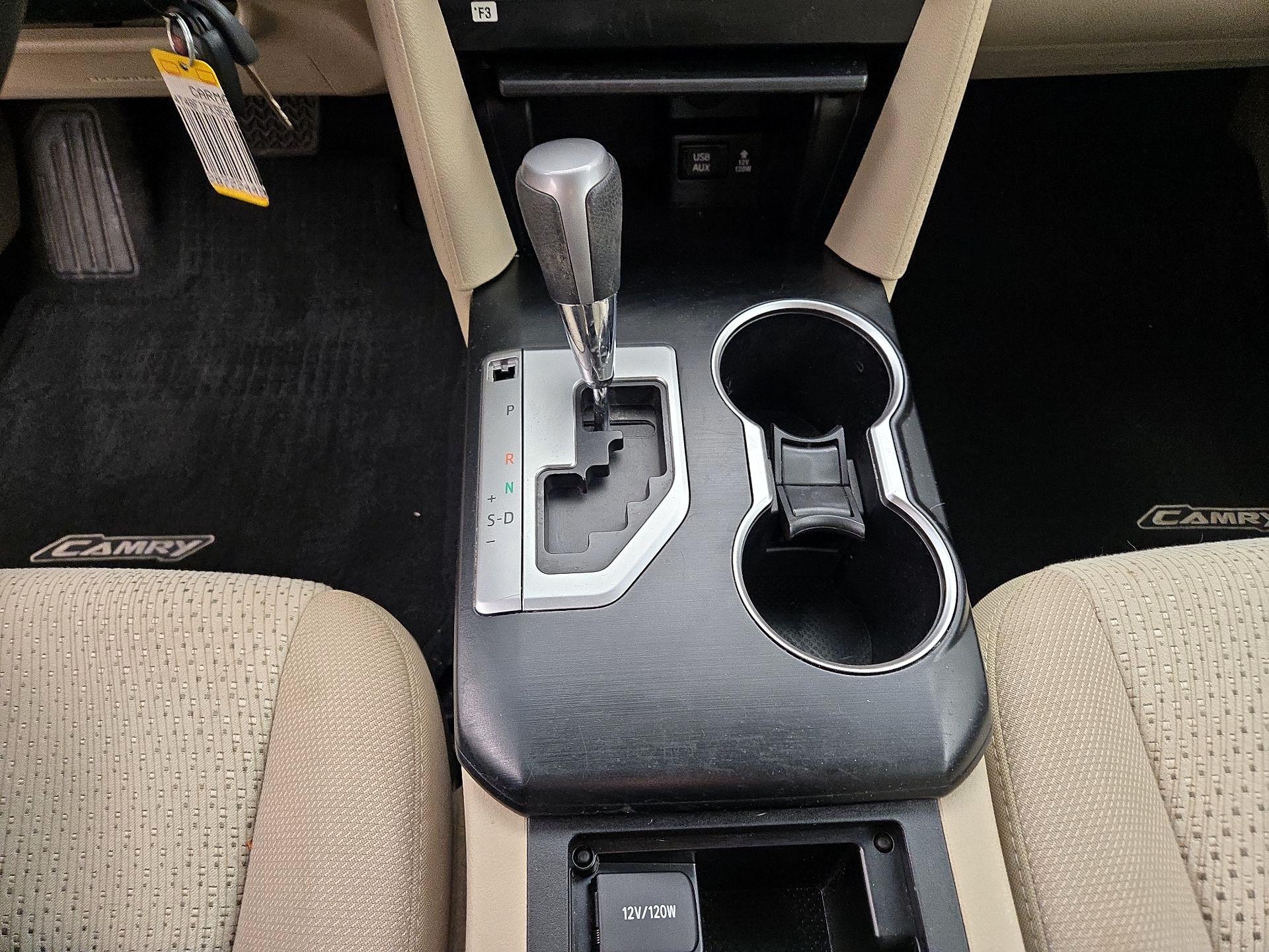 Thumbnail: 2014 Toyota Camry - 16
