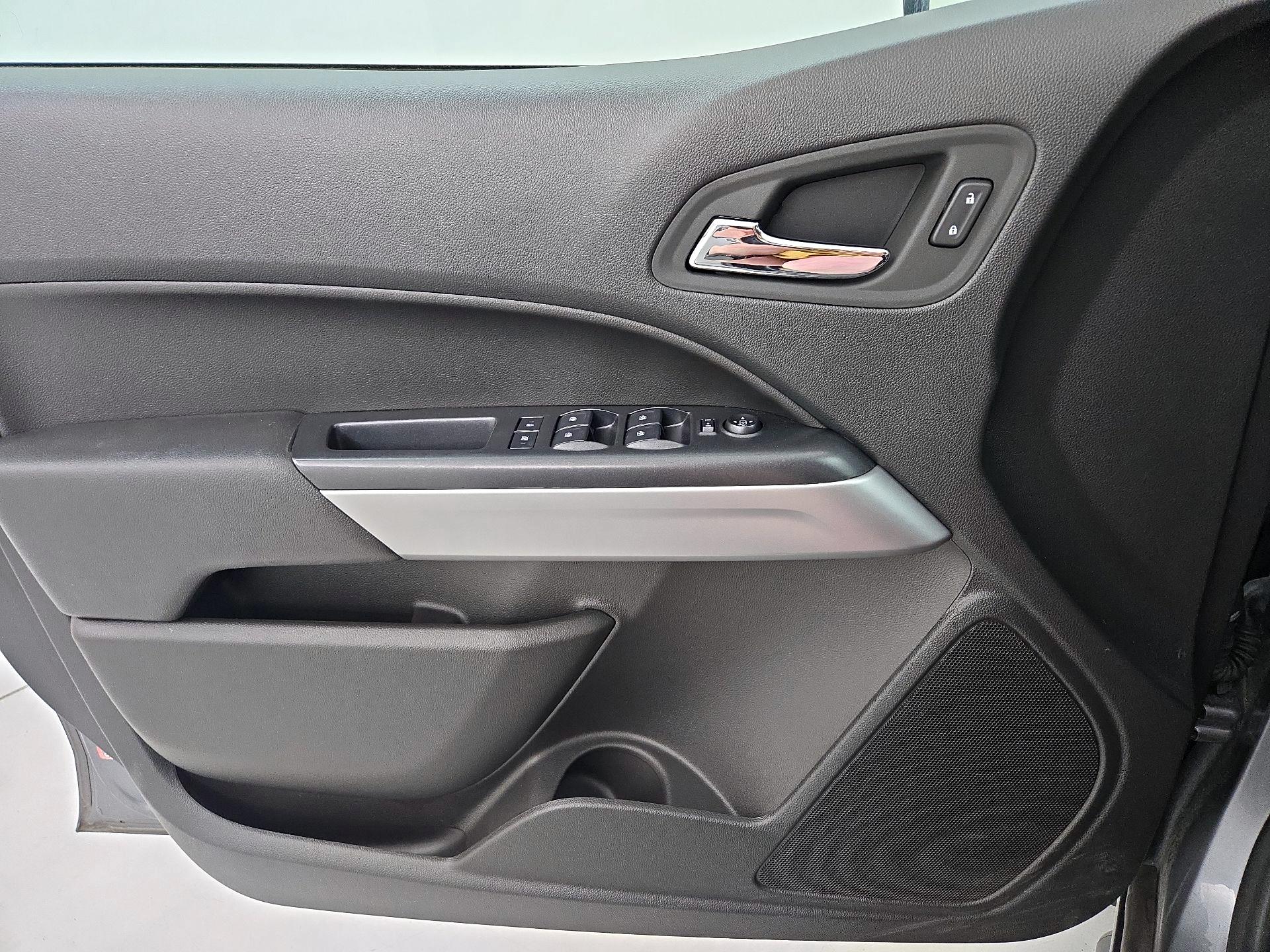 Thumbnail: 2022 Chevrolet Colorado - 12