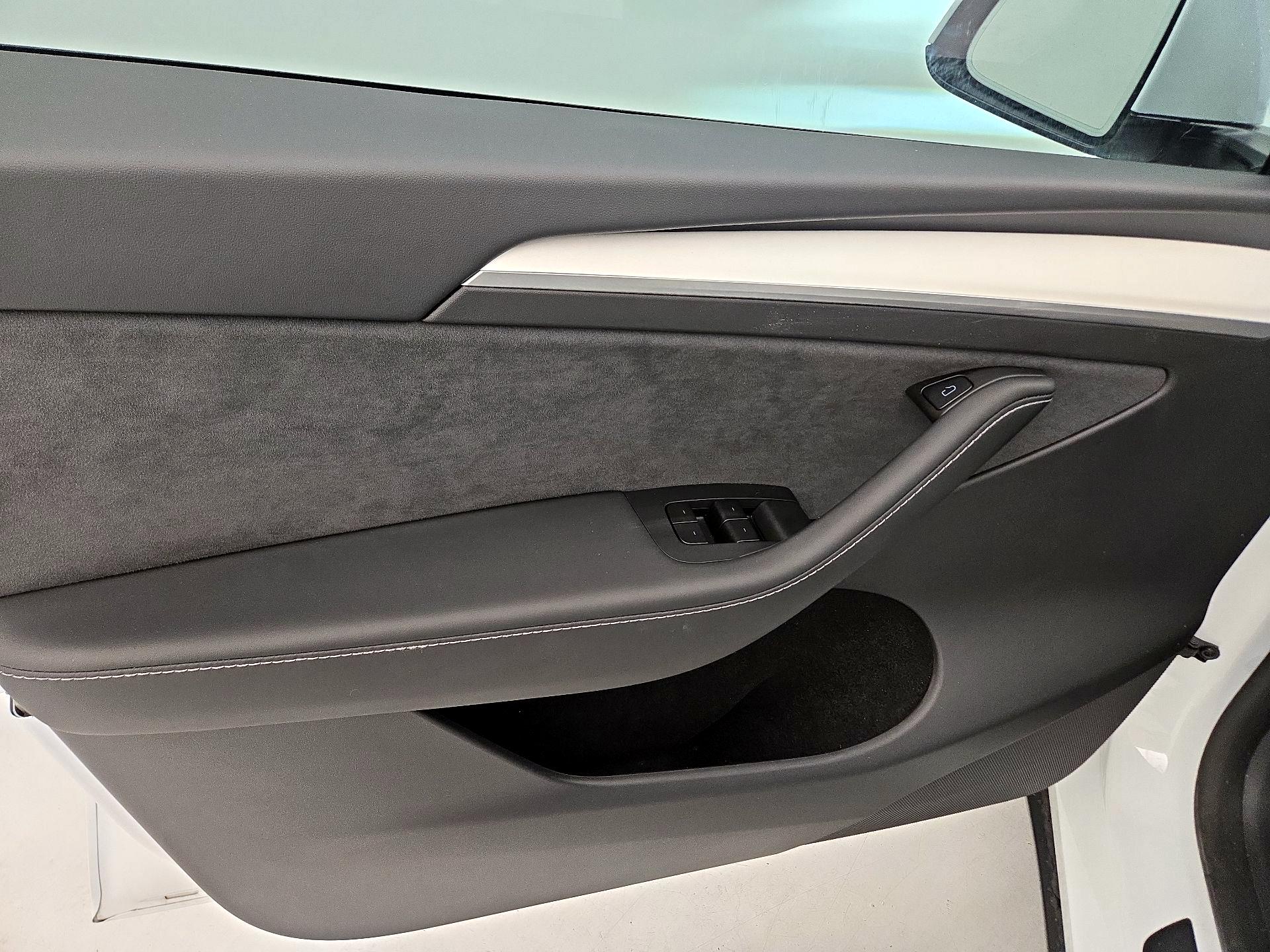 Thumbnail: 2025 Tesla Model Y - 12