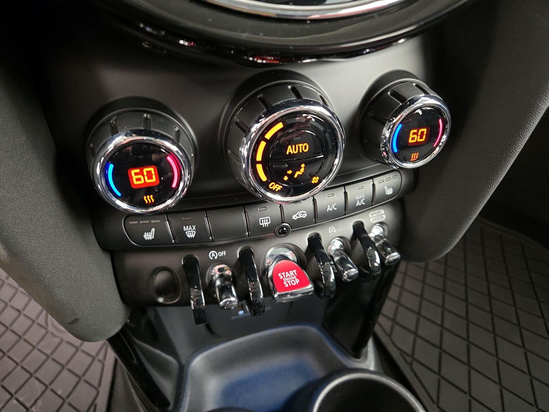 Thumbnail: 2022 MINI Cooper Hardtop - 16