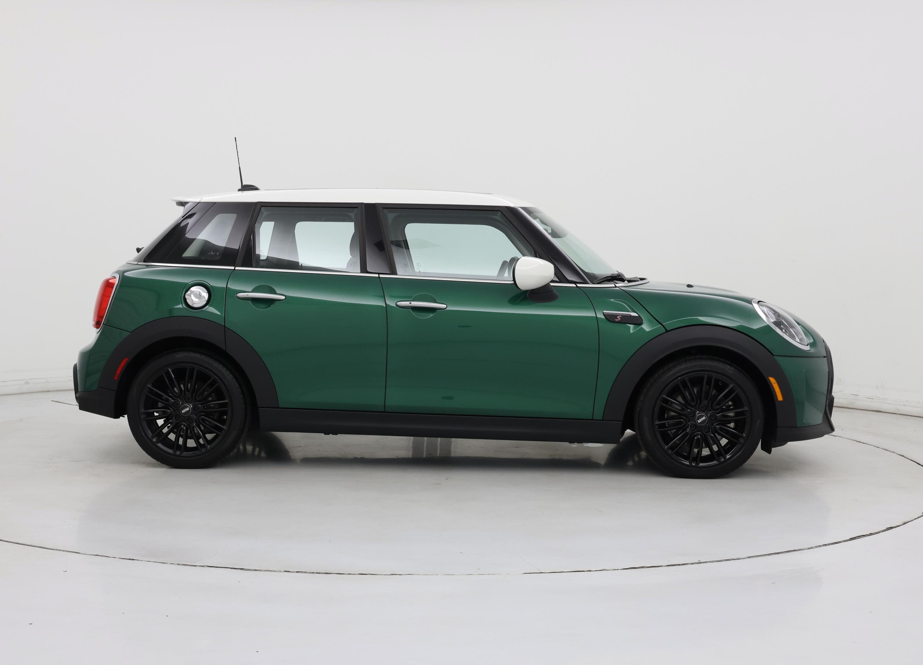 Thumbnail: 2022 MINI Cooper Hardtop - 7