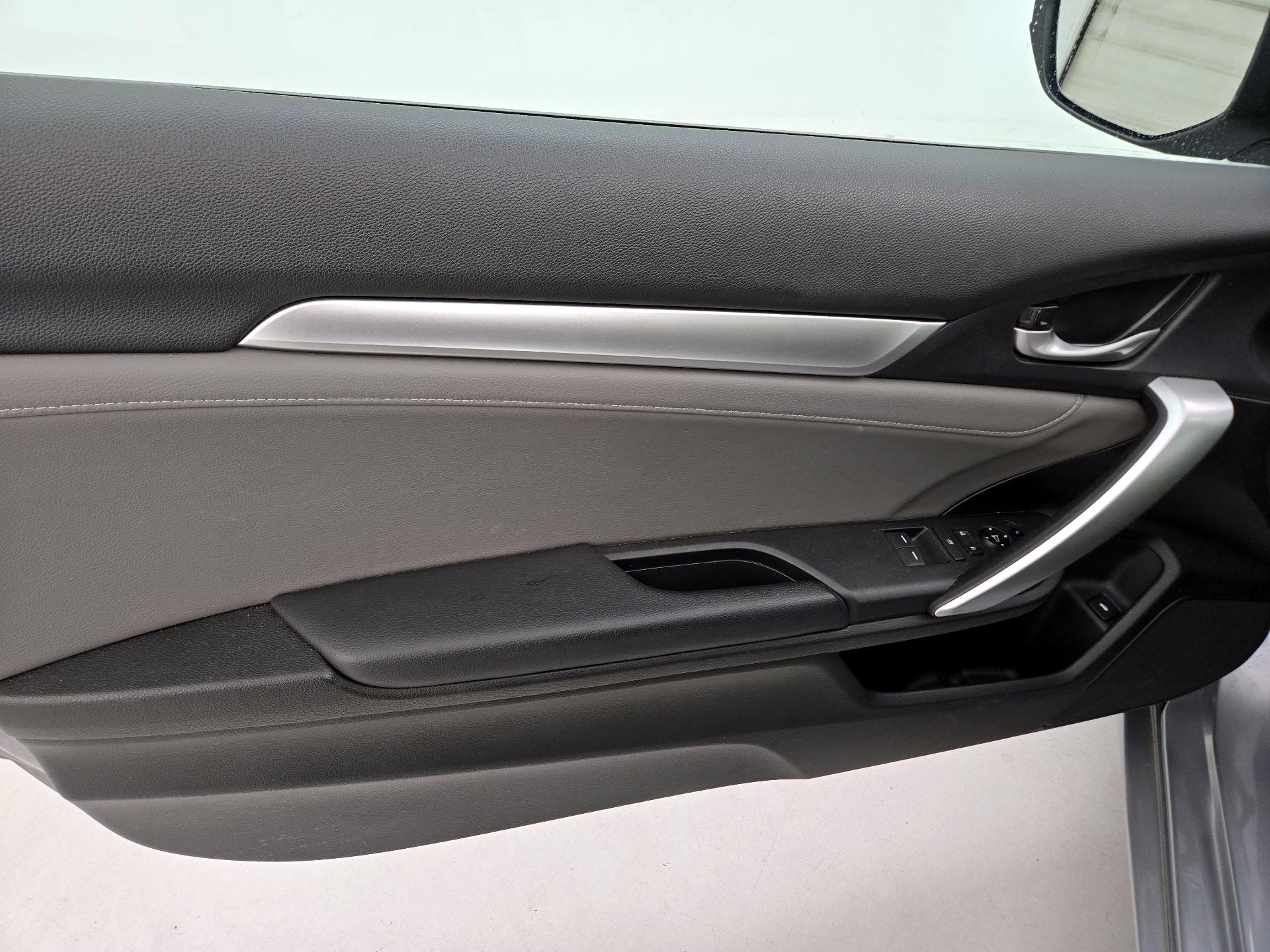 Thumbnail: 2017 Honda Civic - 12