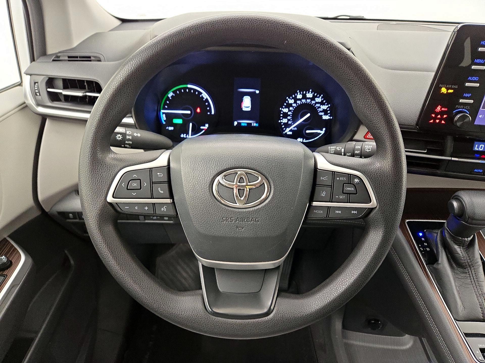 Thumbnail: 2021 Toyota Sienna - 10