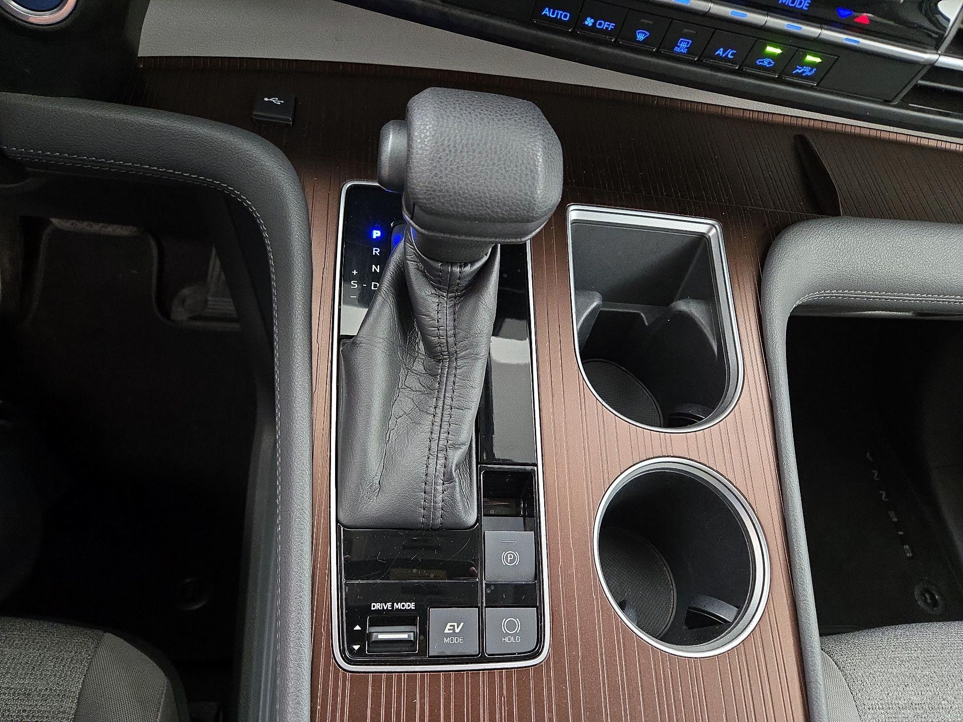 Thumbnail: 2021 Toyota Sienna - 17