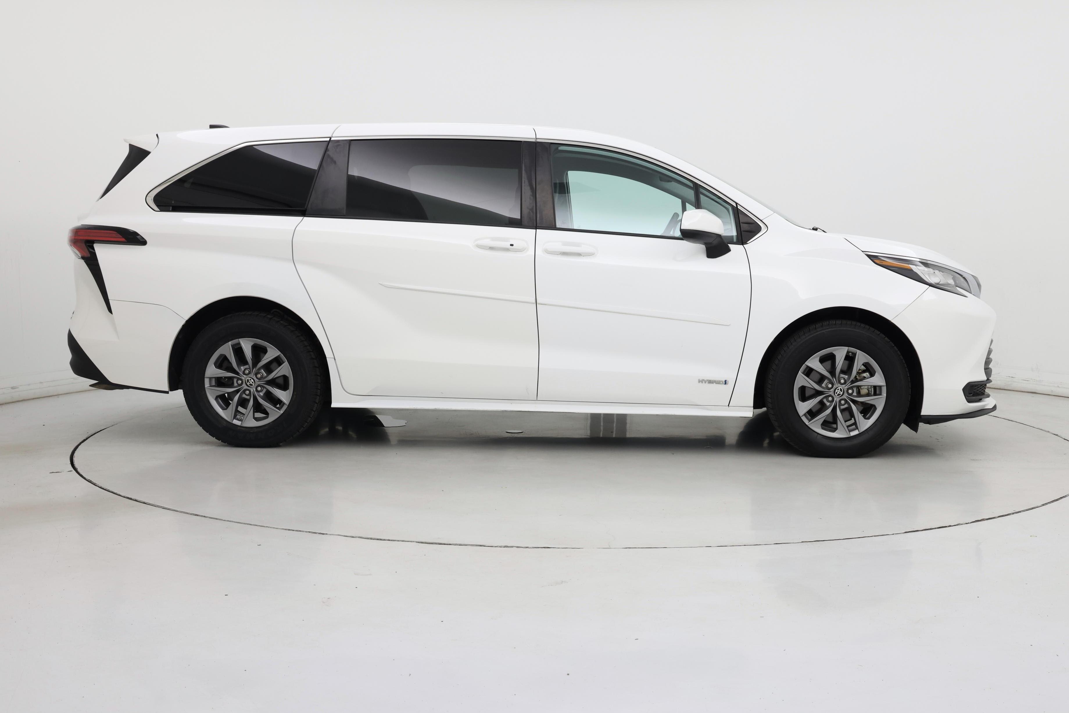 Thumbnail: 2021 Toyota Sienna - 7