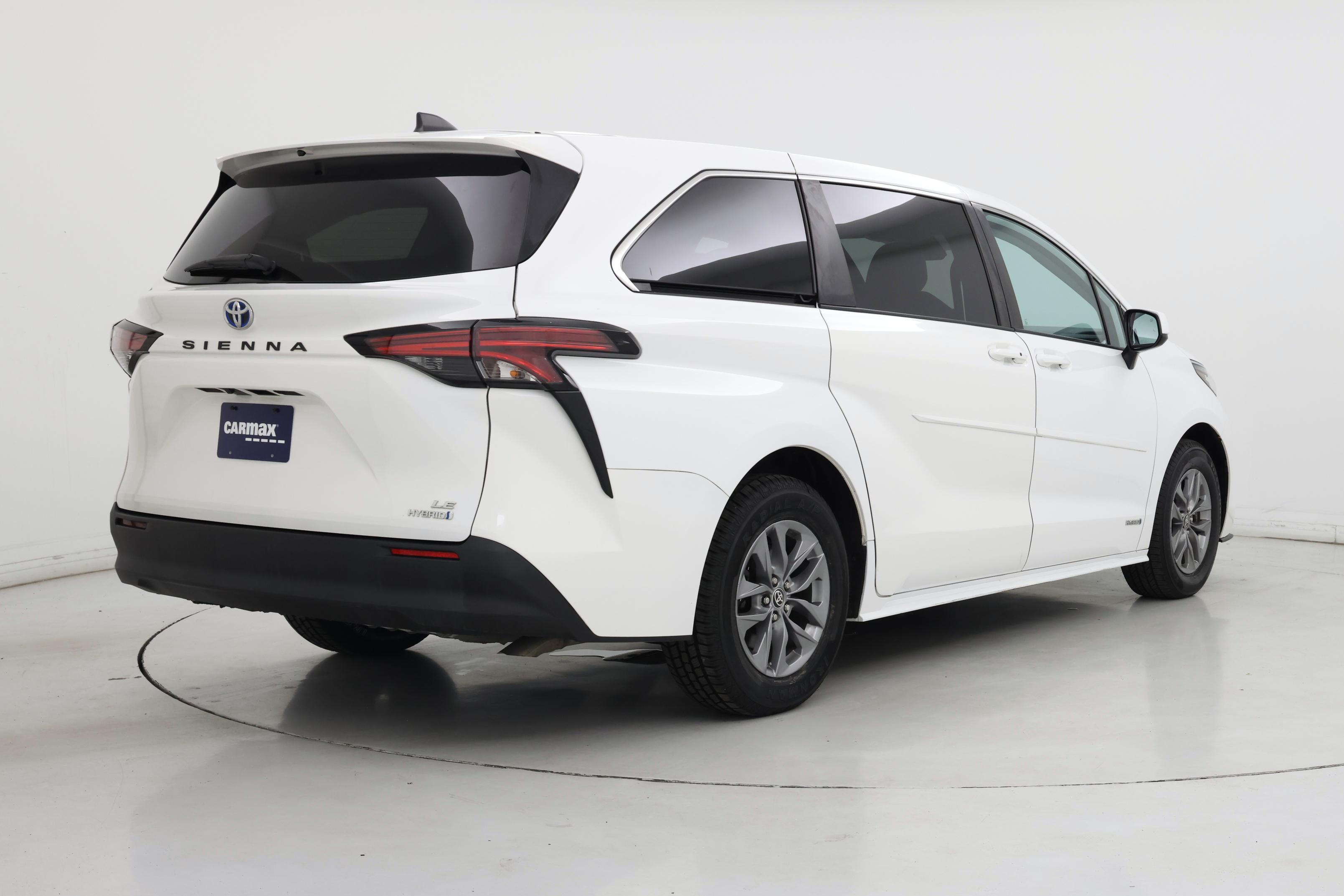 Thumbnail: 2021 Toyota Sienna - 8