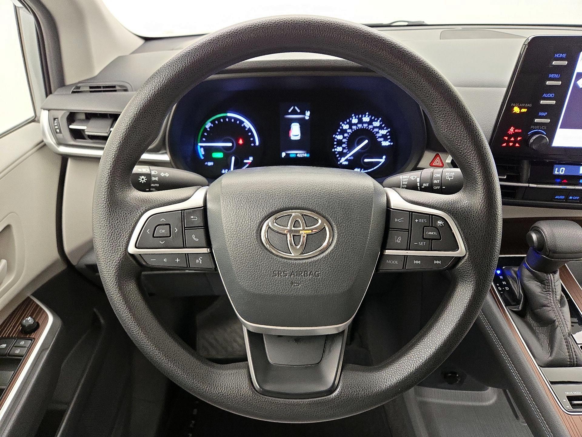 Thumbnail: 2021 Toyota Sienna - 10