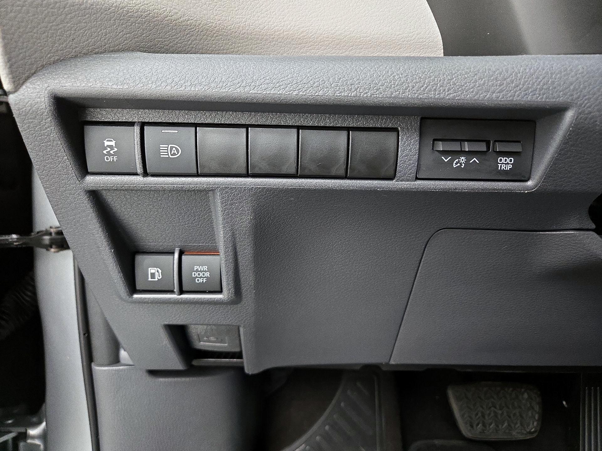 Thumbnail: 2021 Toyota Sienna - 13