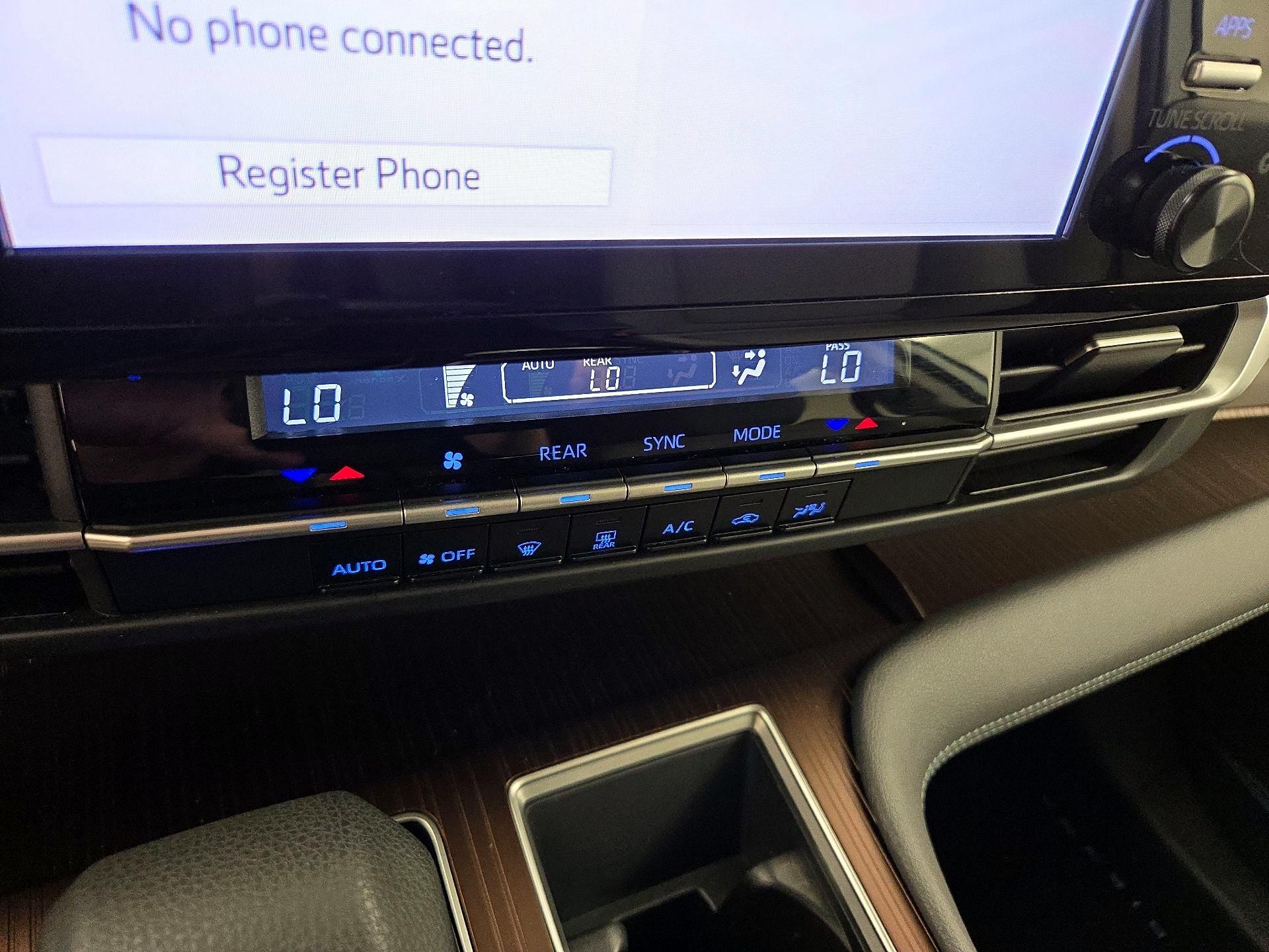 Thumbnail: 2021 Toyota Sienna - 16