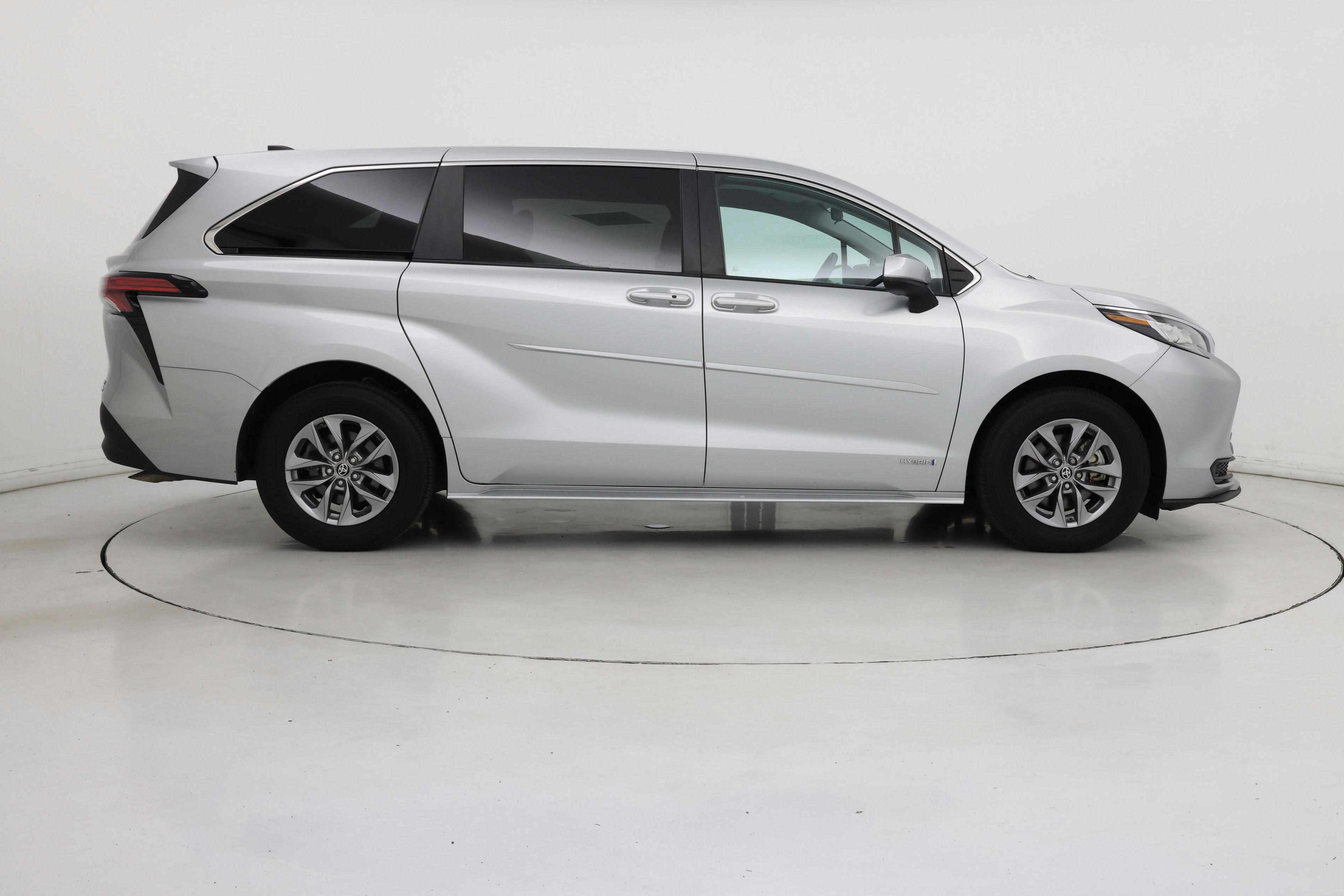 Thumbnail: 2021 Toyota Sienna - 7
