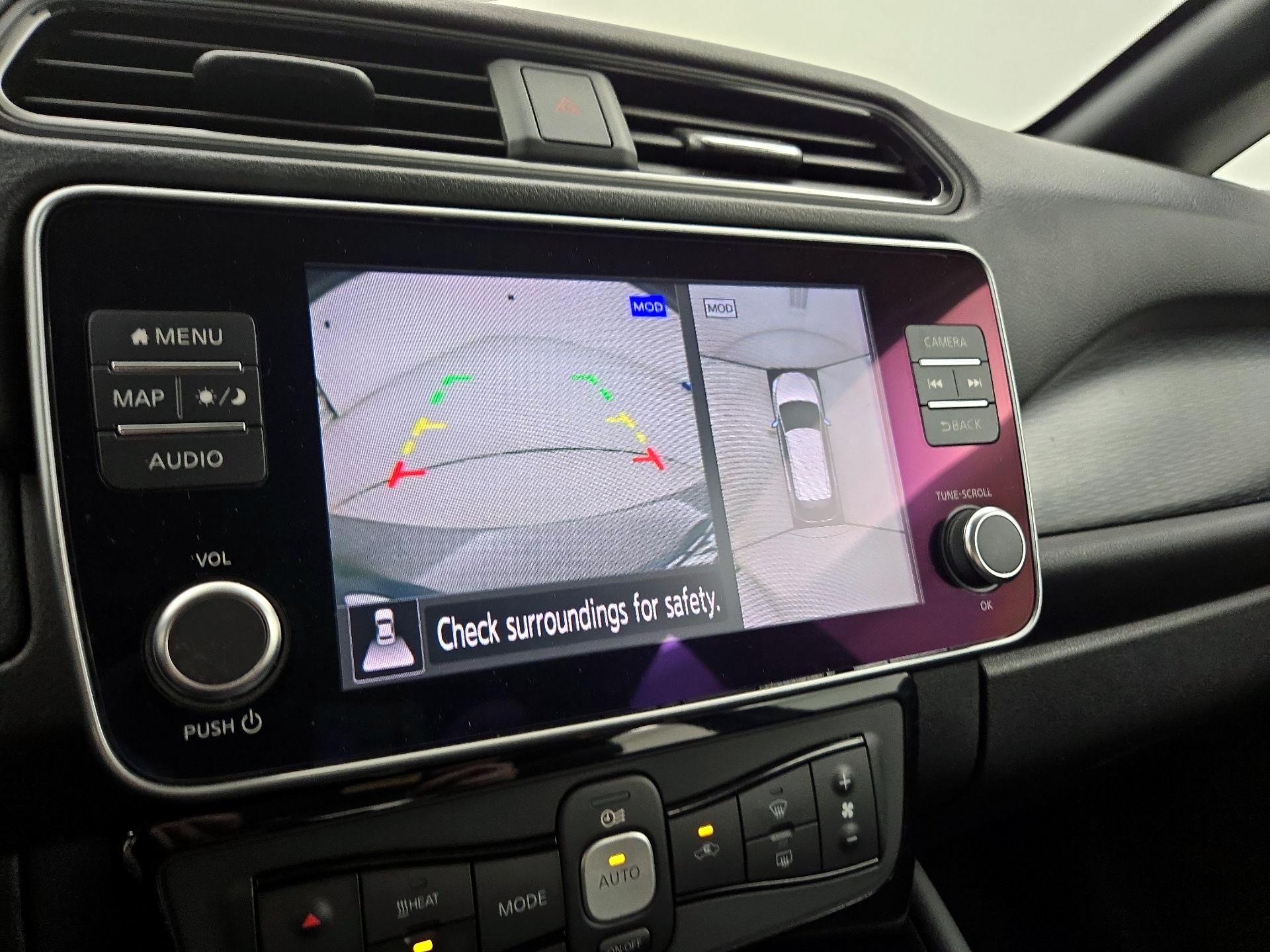 Thumbnail: 2020 Nissan Leaf - 15