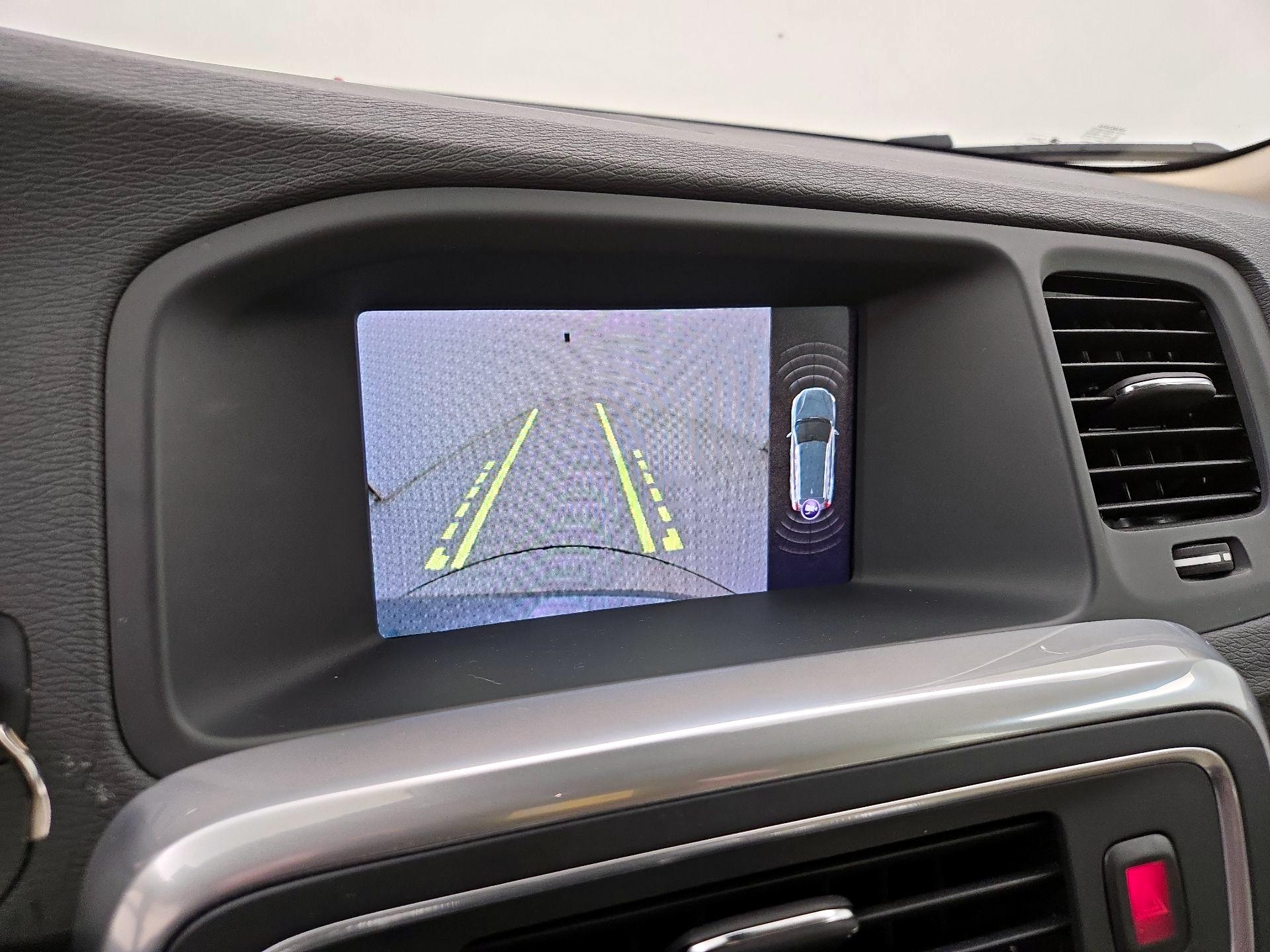 Thumbnail: 2017 Volvo V60 - 15