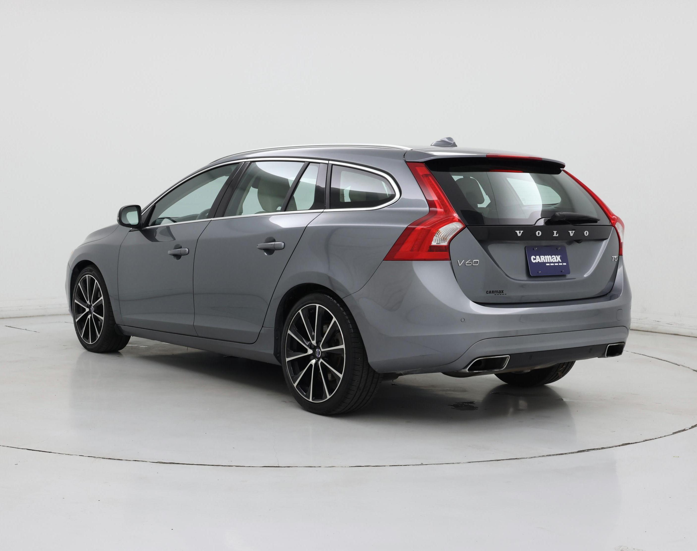 Thumbnail: 2017 Volvo V60 - 2