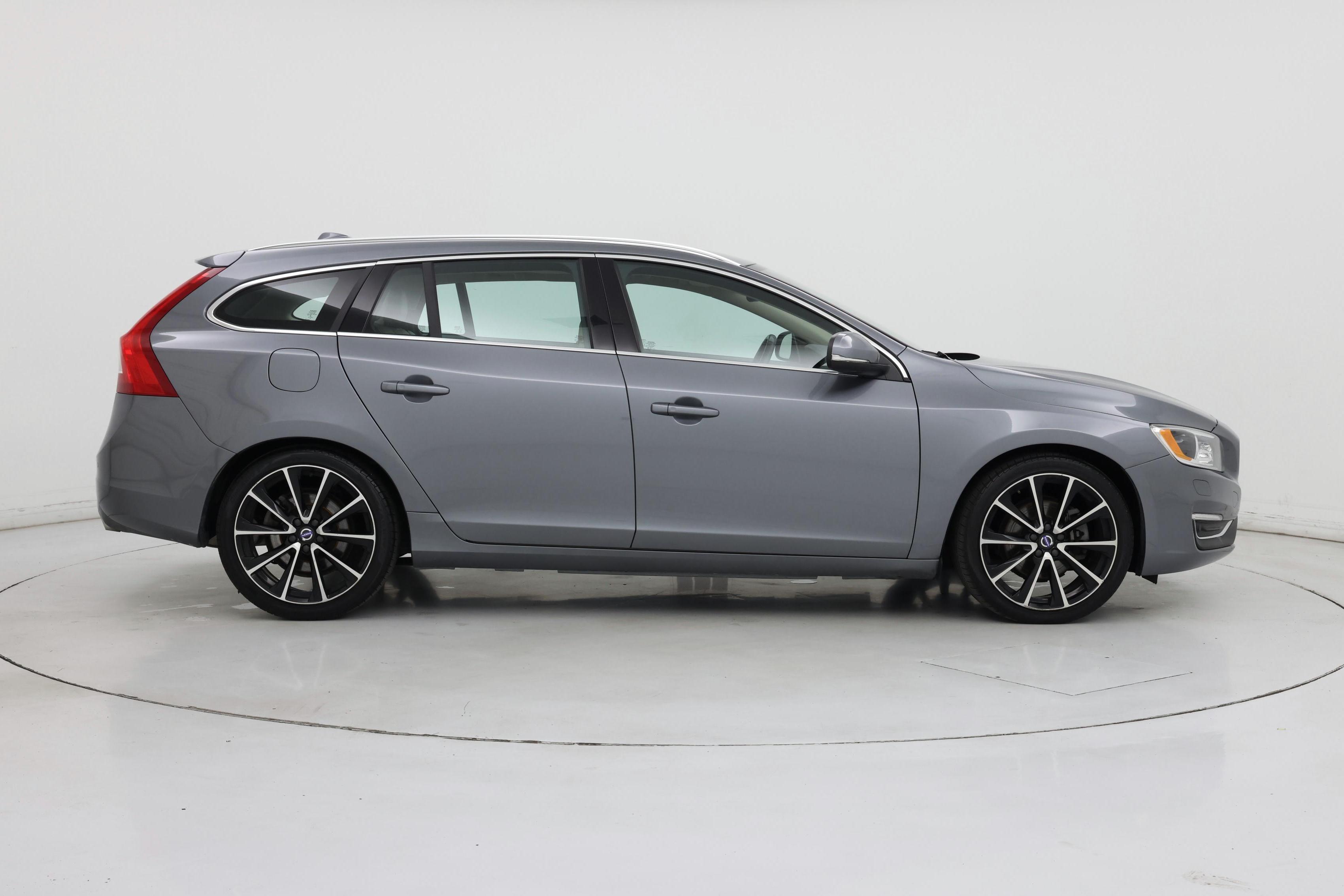 Thumbnail: 2017 Volvo V60 - 7