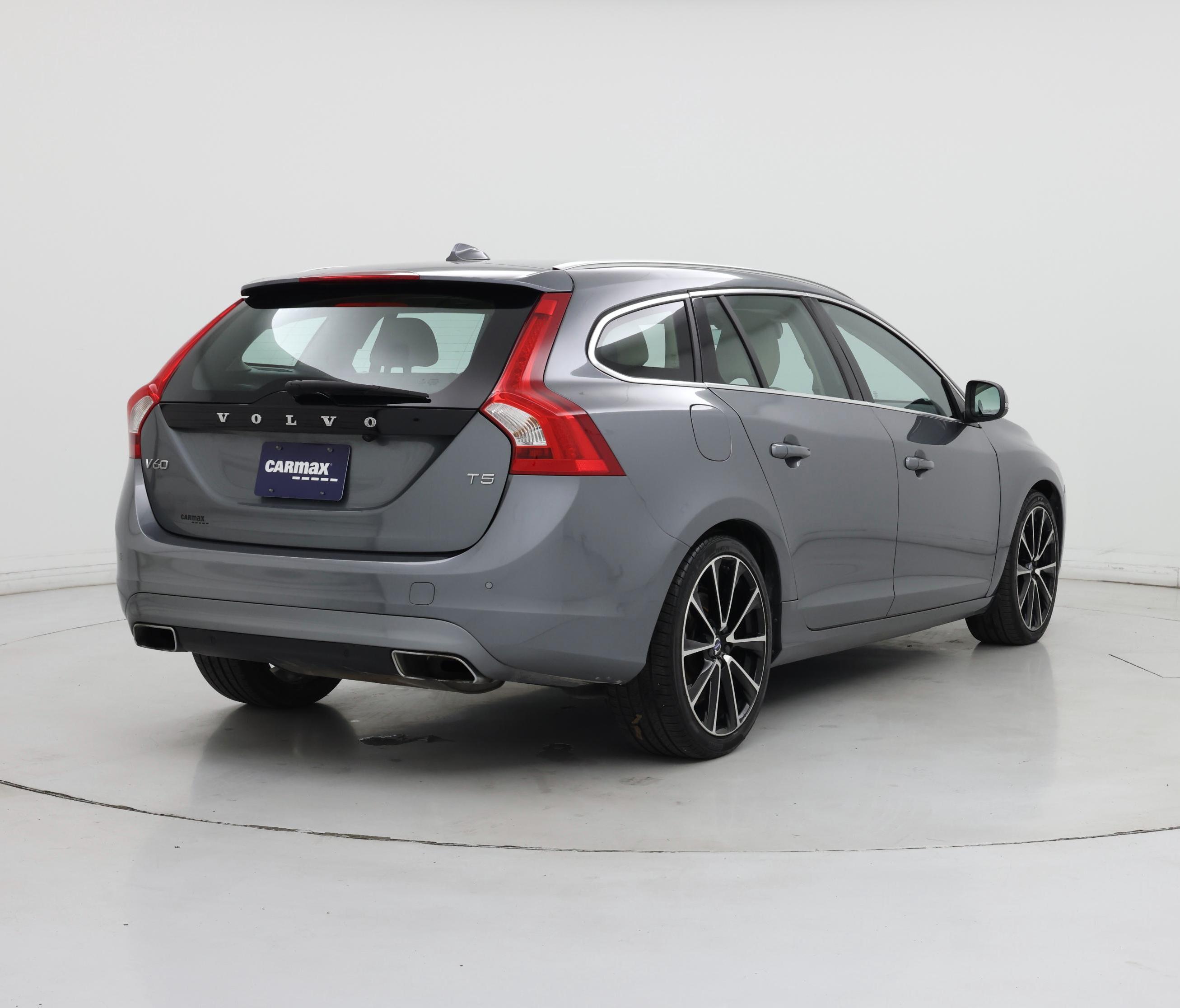 Thumbnail: 2017 Volvo V60 - 8