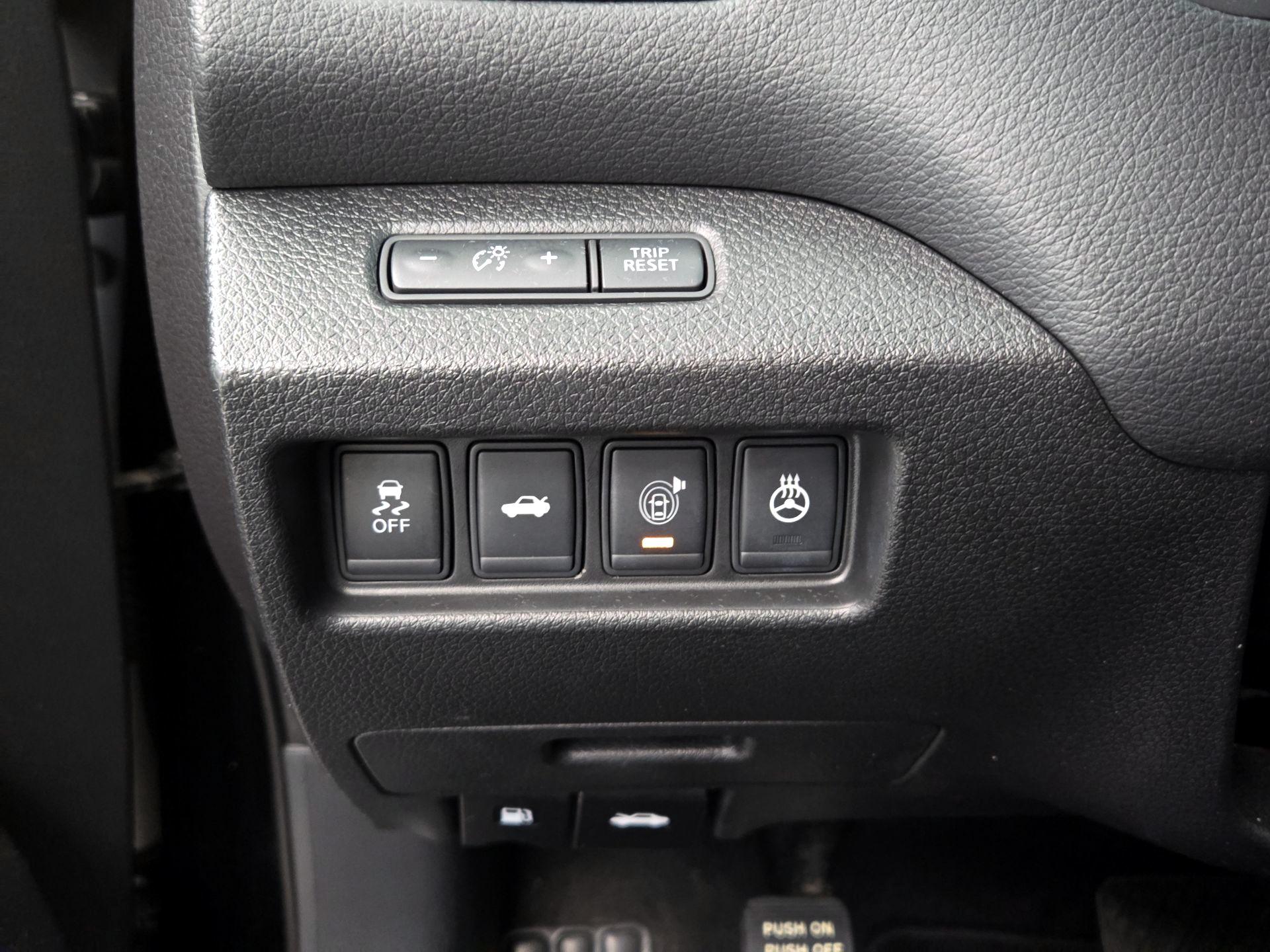 Thumbnail: 2015 Nissan Altima - 13