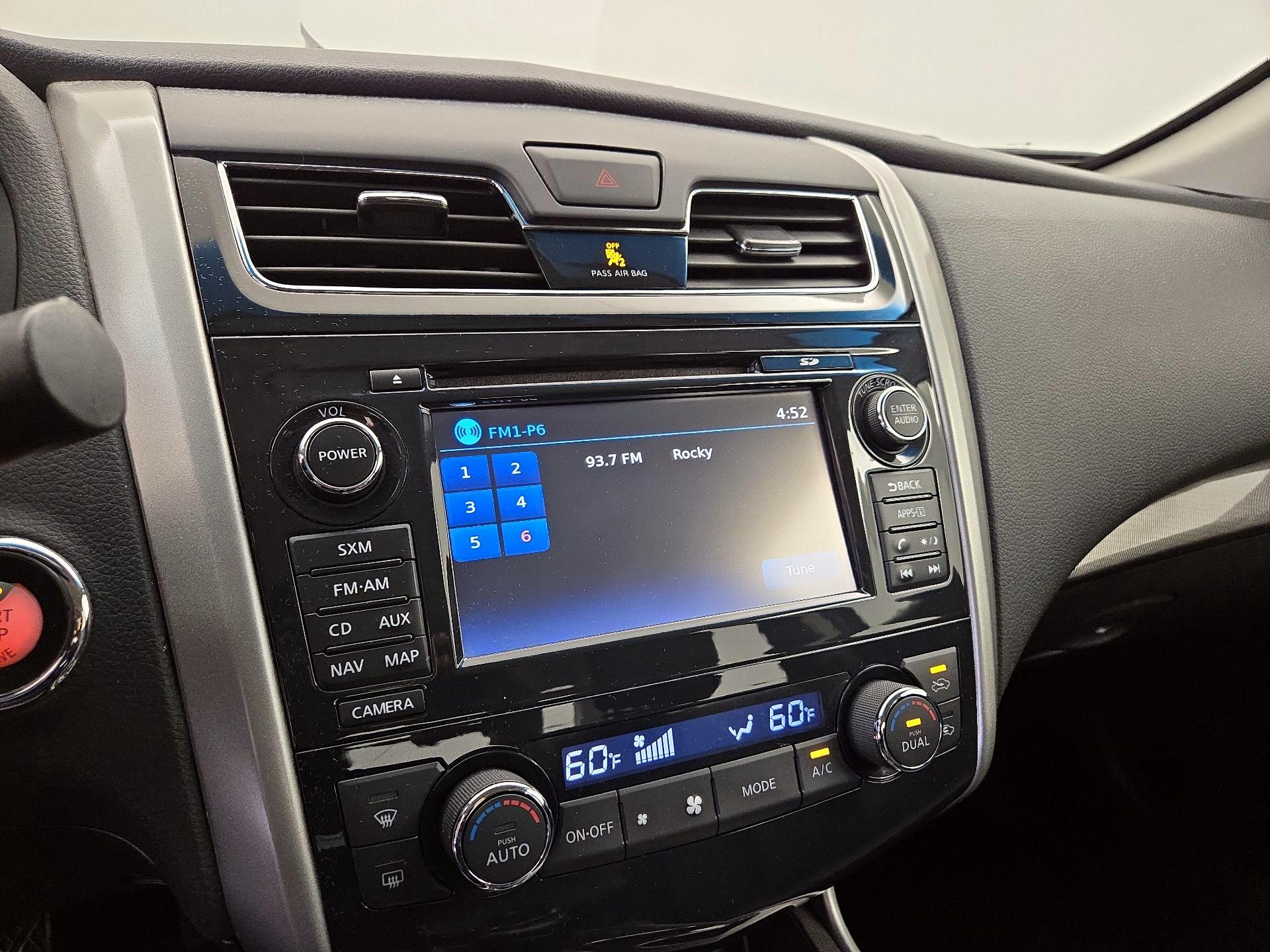 Thumbnail: 2015 Nissan Altima - 15