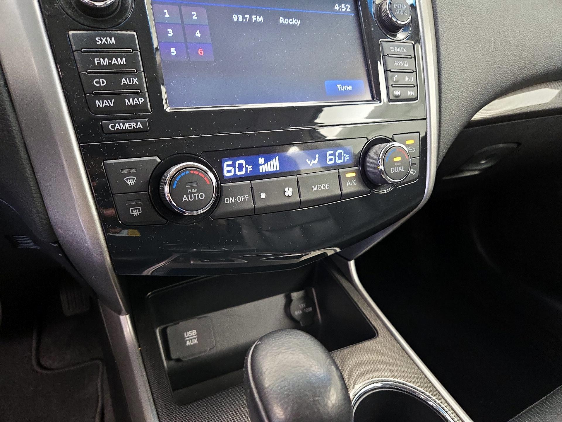 Thumbnail: 2015 Nissan Altima - 16