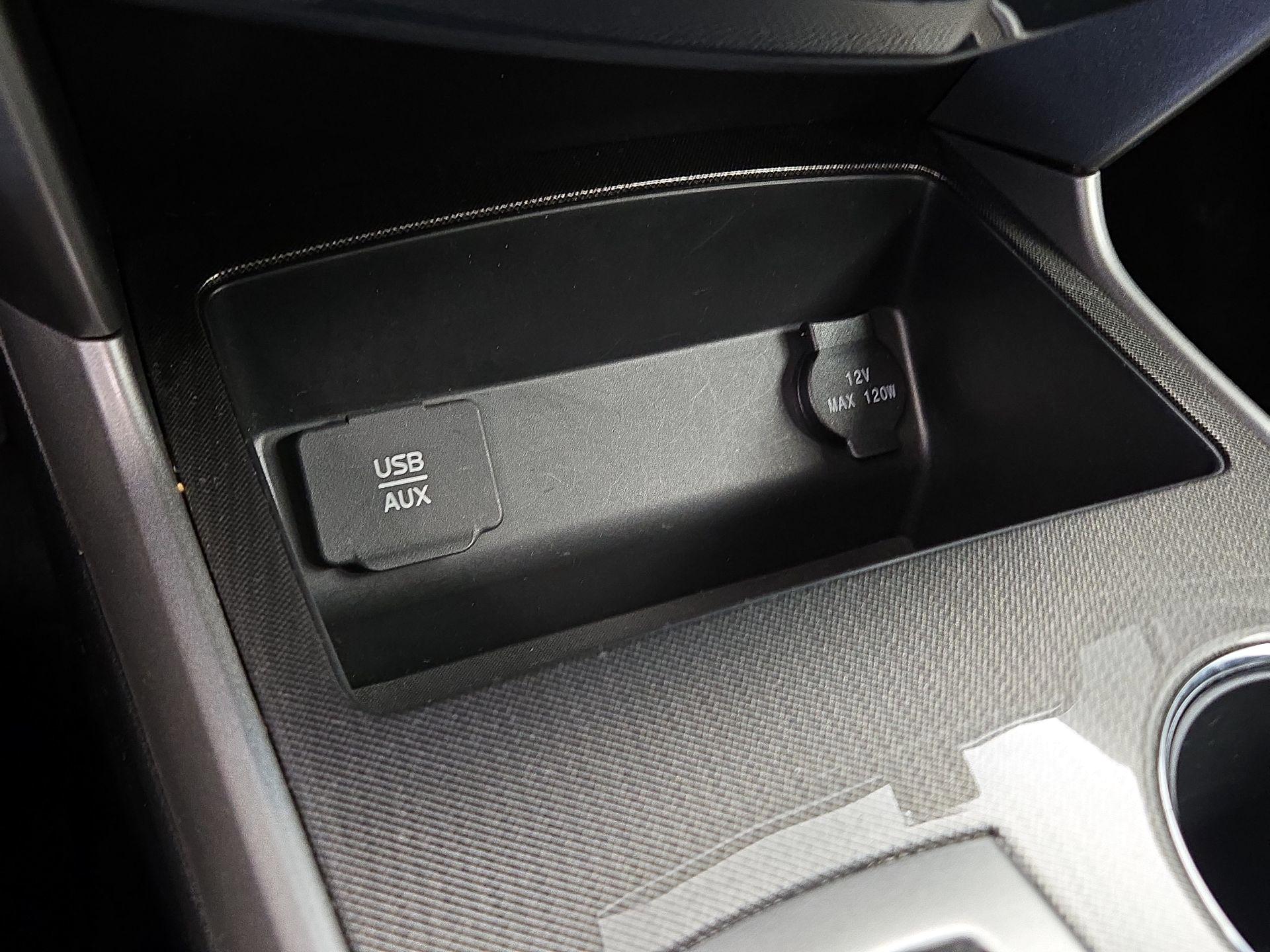 Thumbnail: 2015 Nissan Altima - 18