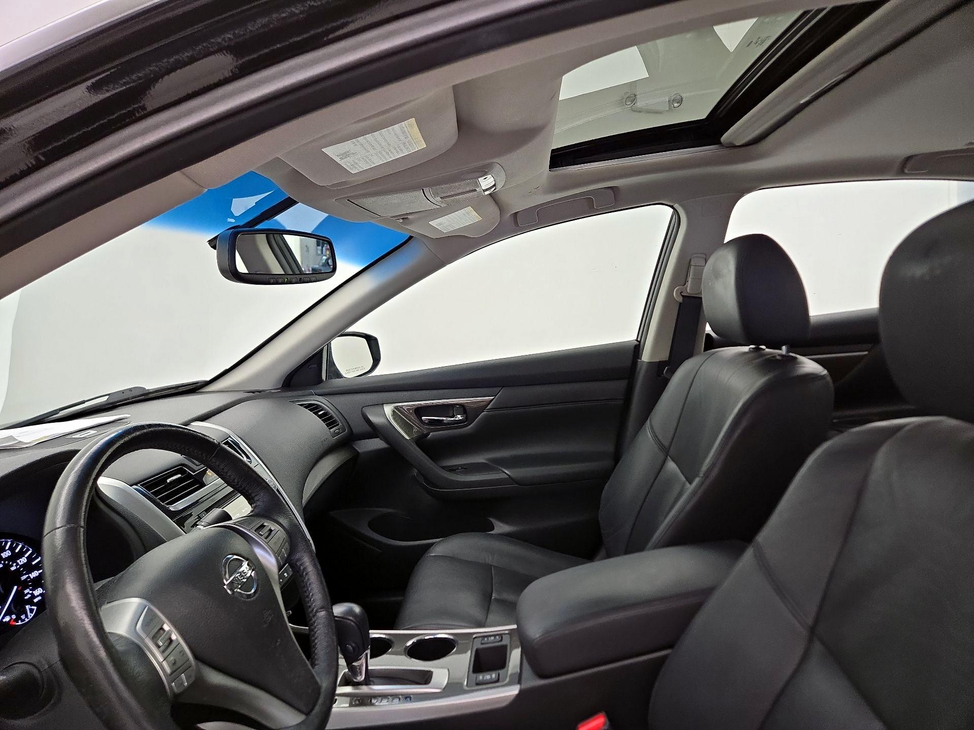 Thumbnail: 2015 Nissan Altima - 19