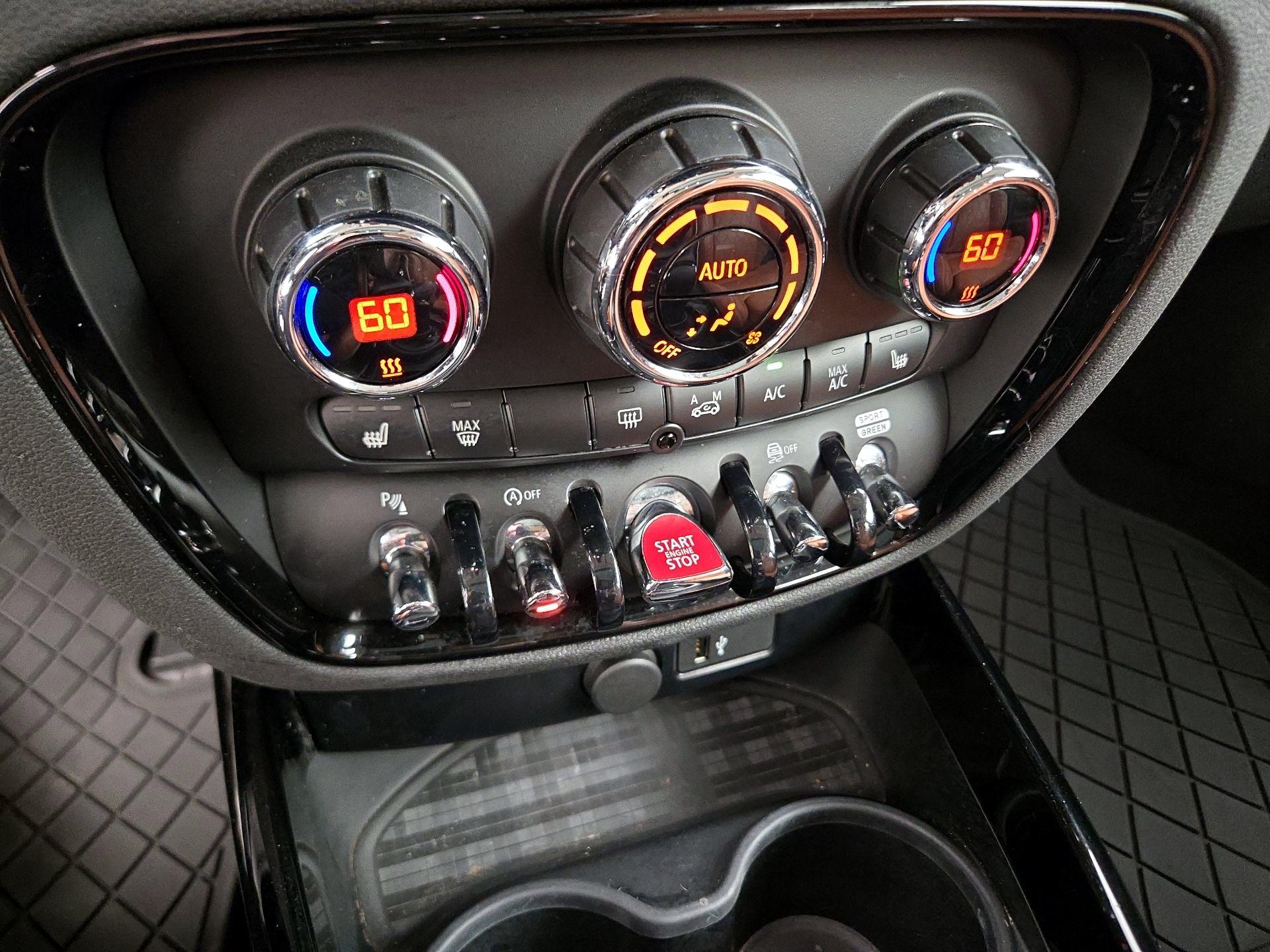 Thumbnail: 2020 MINI Cooper Clubman - 17