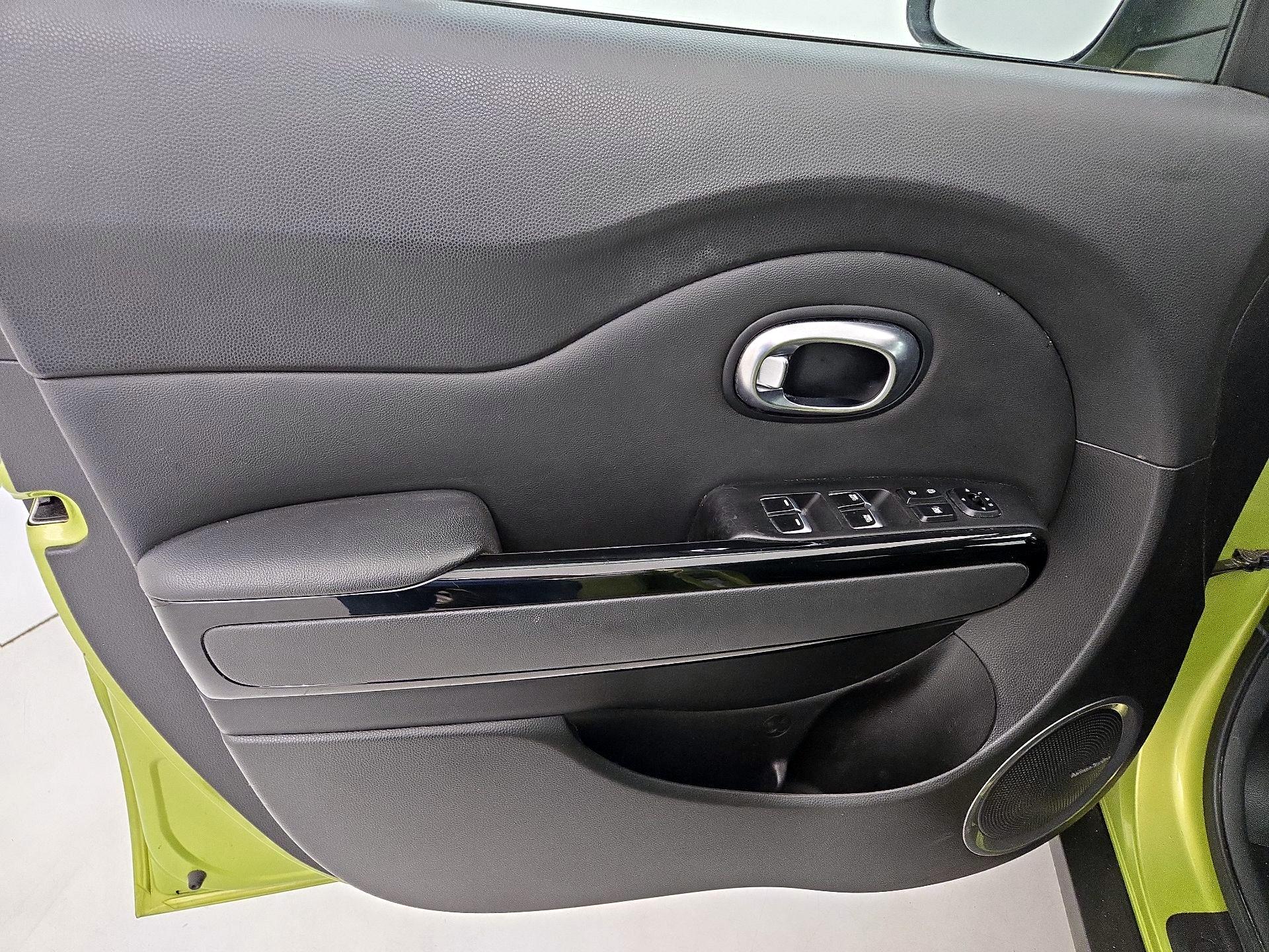 Thumbnail: 2018 Kia Soul - 12