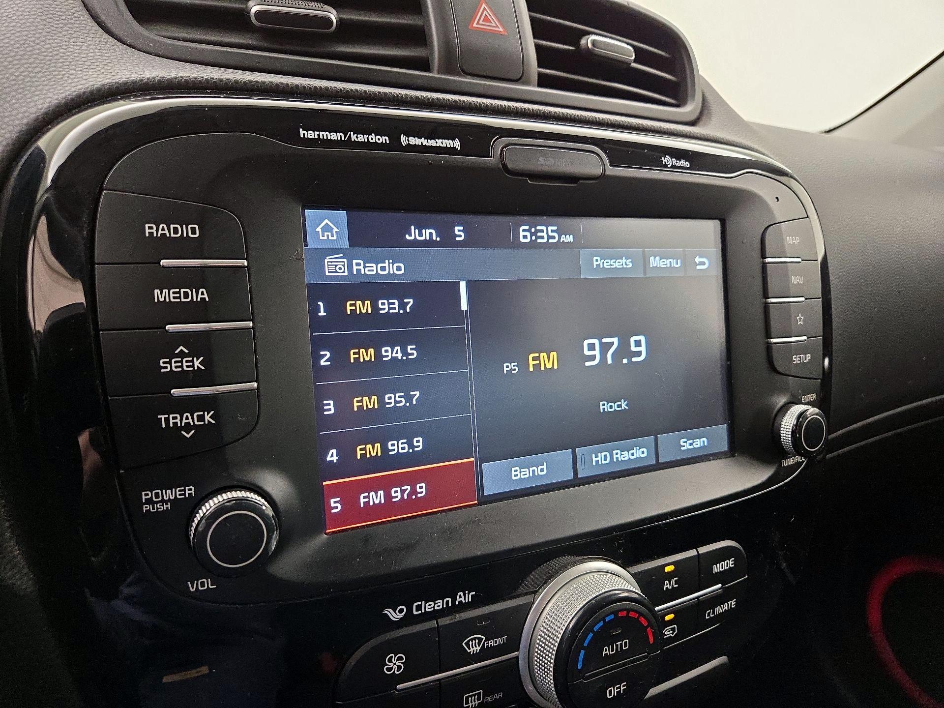 Thumbnail: 2018 Kia Soul - 16