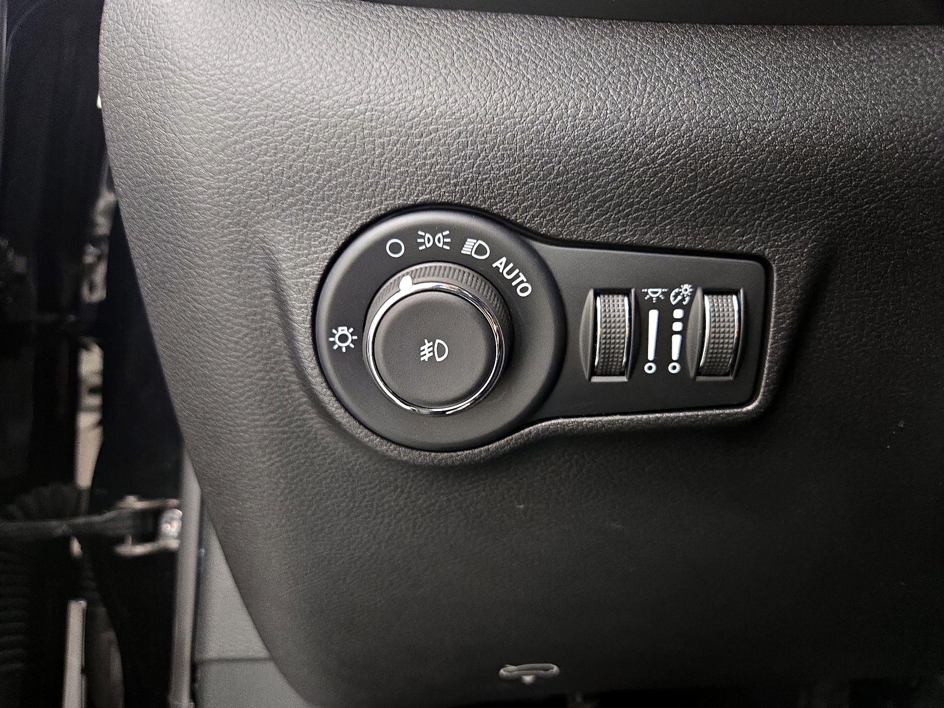 Thumbnail: 2025 Jeep Compass - 13