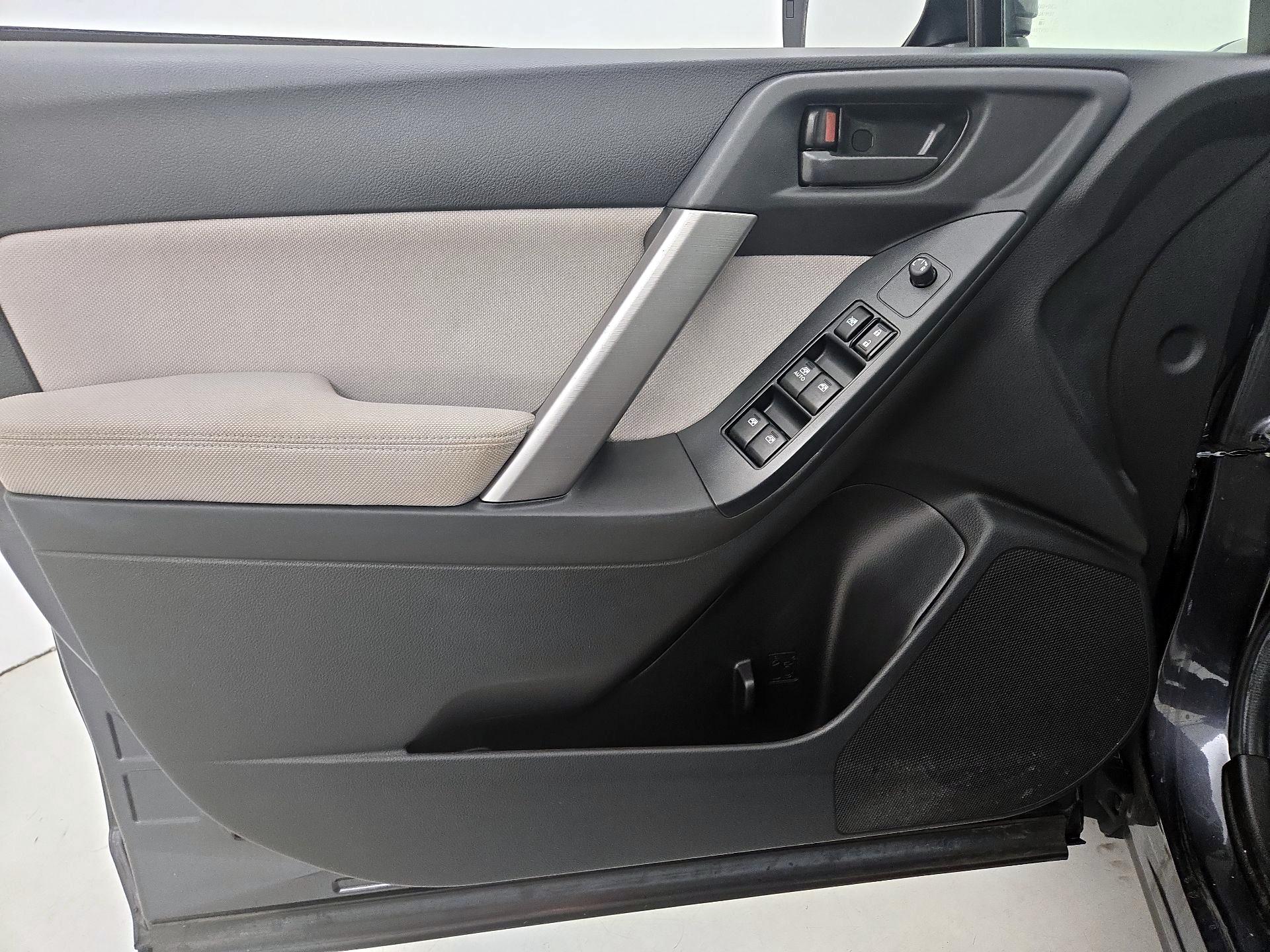 Thumbnail: 2015 Subaru Forester - 12