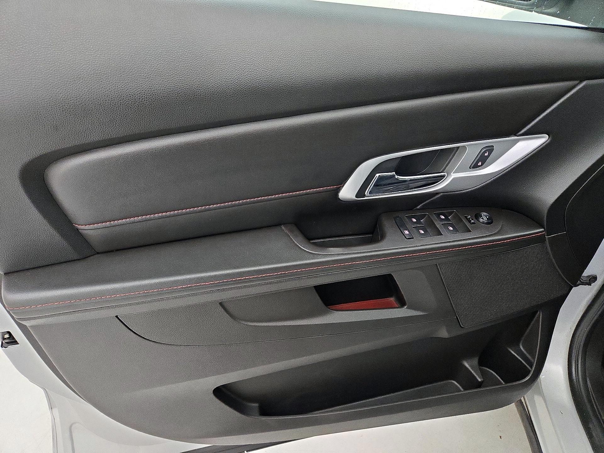 Thumbnail: 2015 GMC Terrain - 12