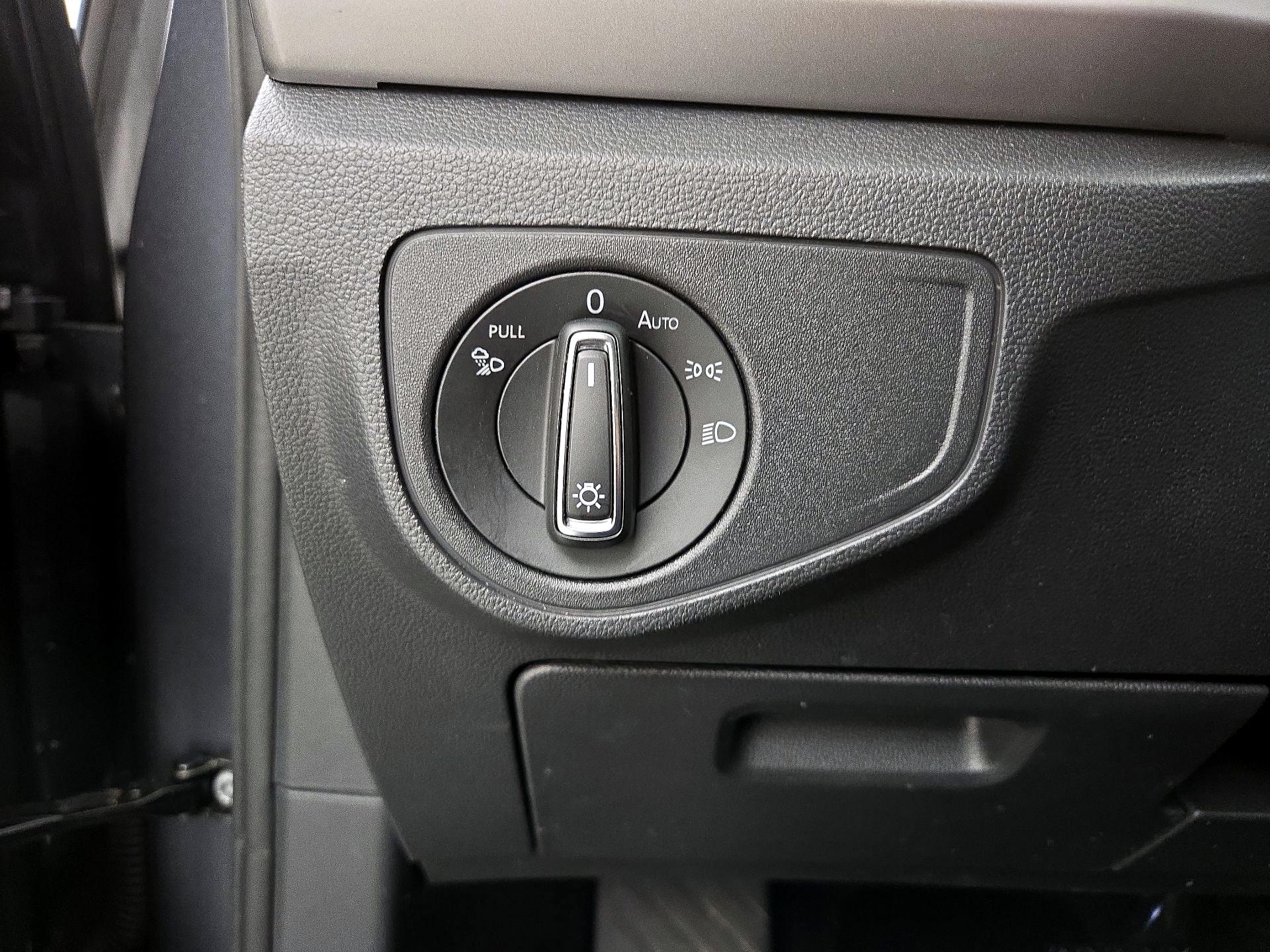 Thumbnail: 2021 Volkswagen Atlas - 13