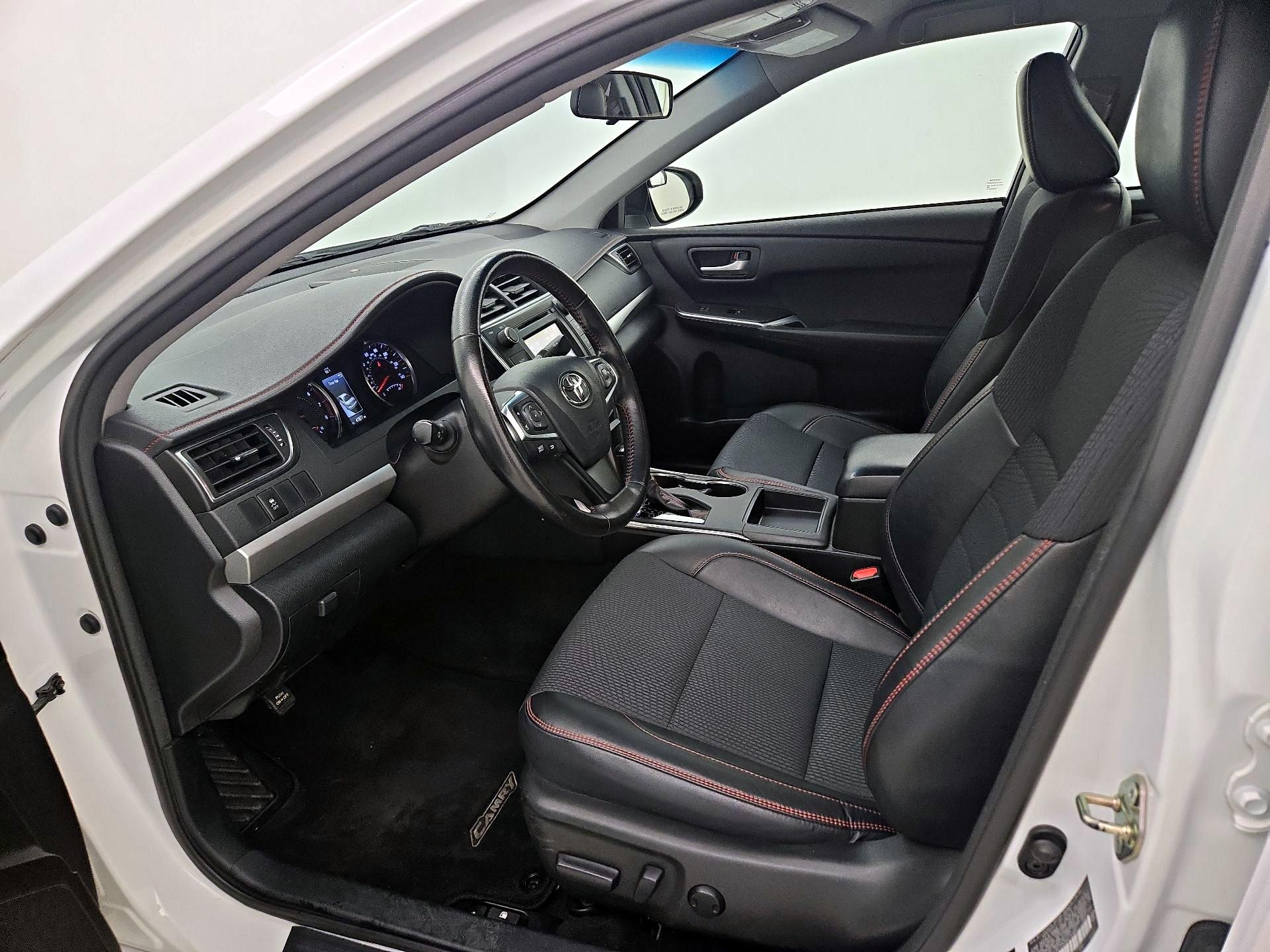 Thumbnail: 2016 Toyota Camry - 11