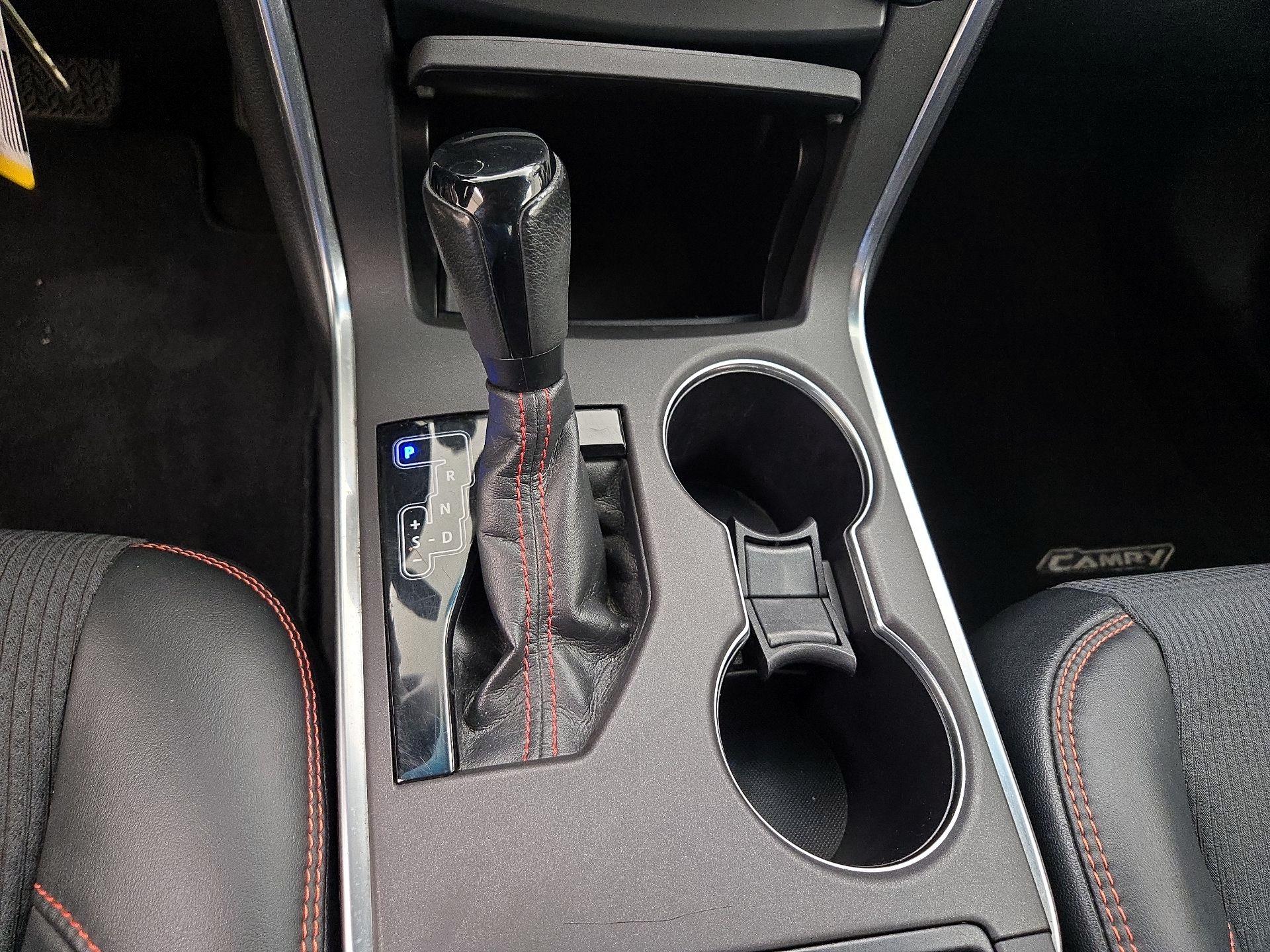 Thumbnail: 2016 Toyota Camry - 17