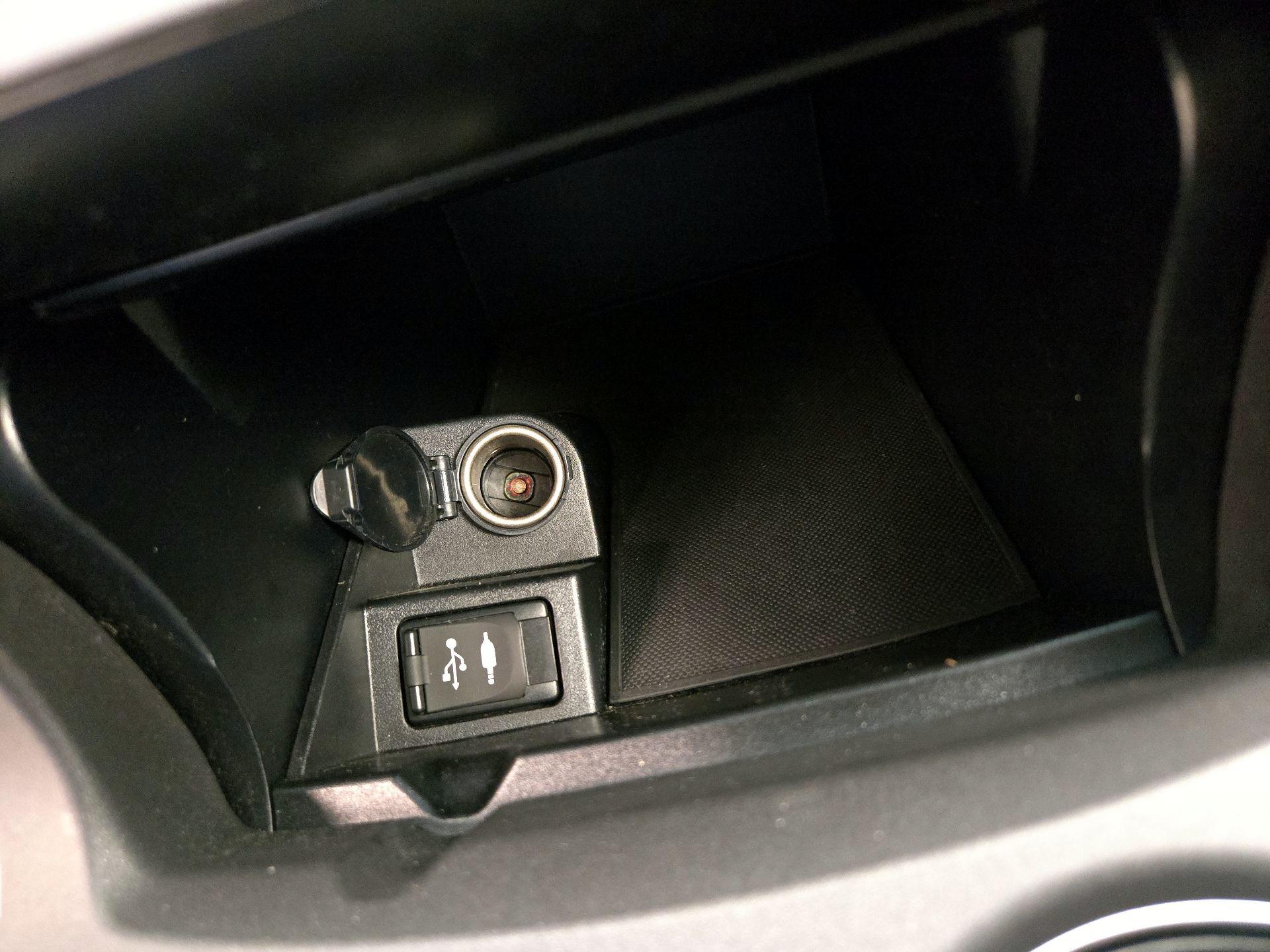 Thumbnail: 2016 Toyota Camry - 18
