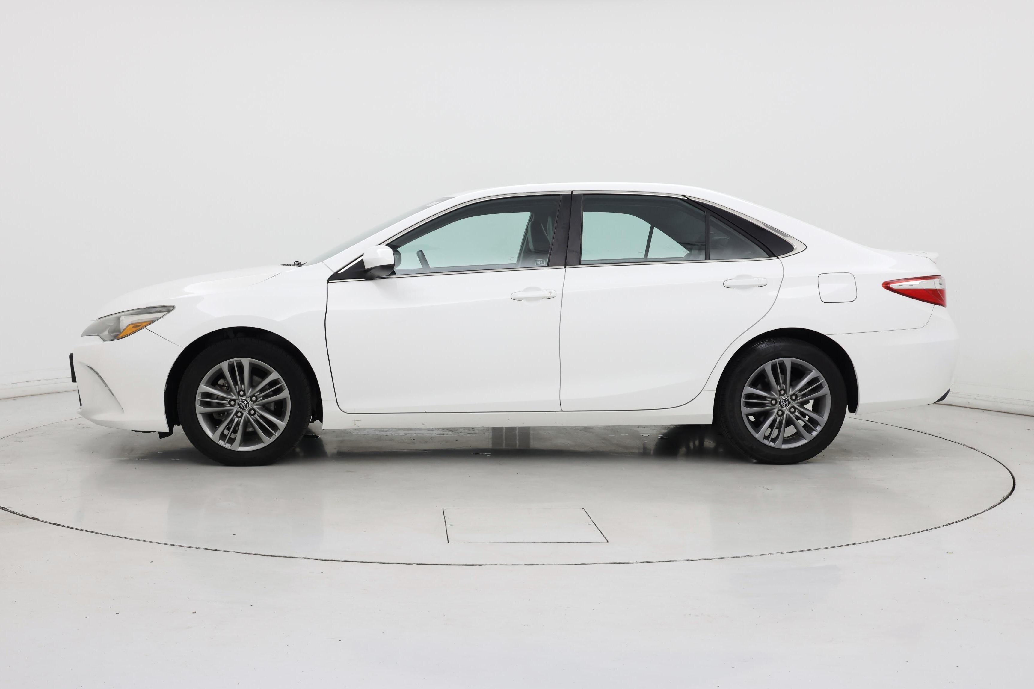 Thumbnail: 2016 Toyota Camry - 3