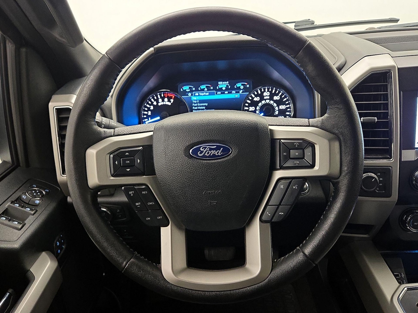2019 Ford F-150 Lariat - Photo 11