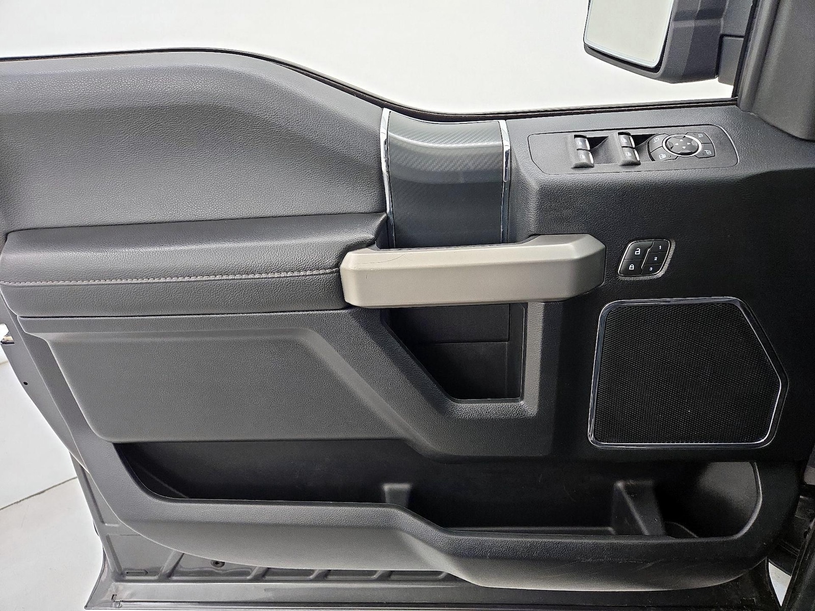 2019 Ford F-150 Lariat - Photo 13