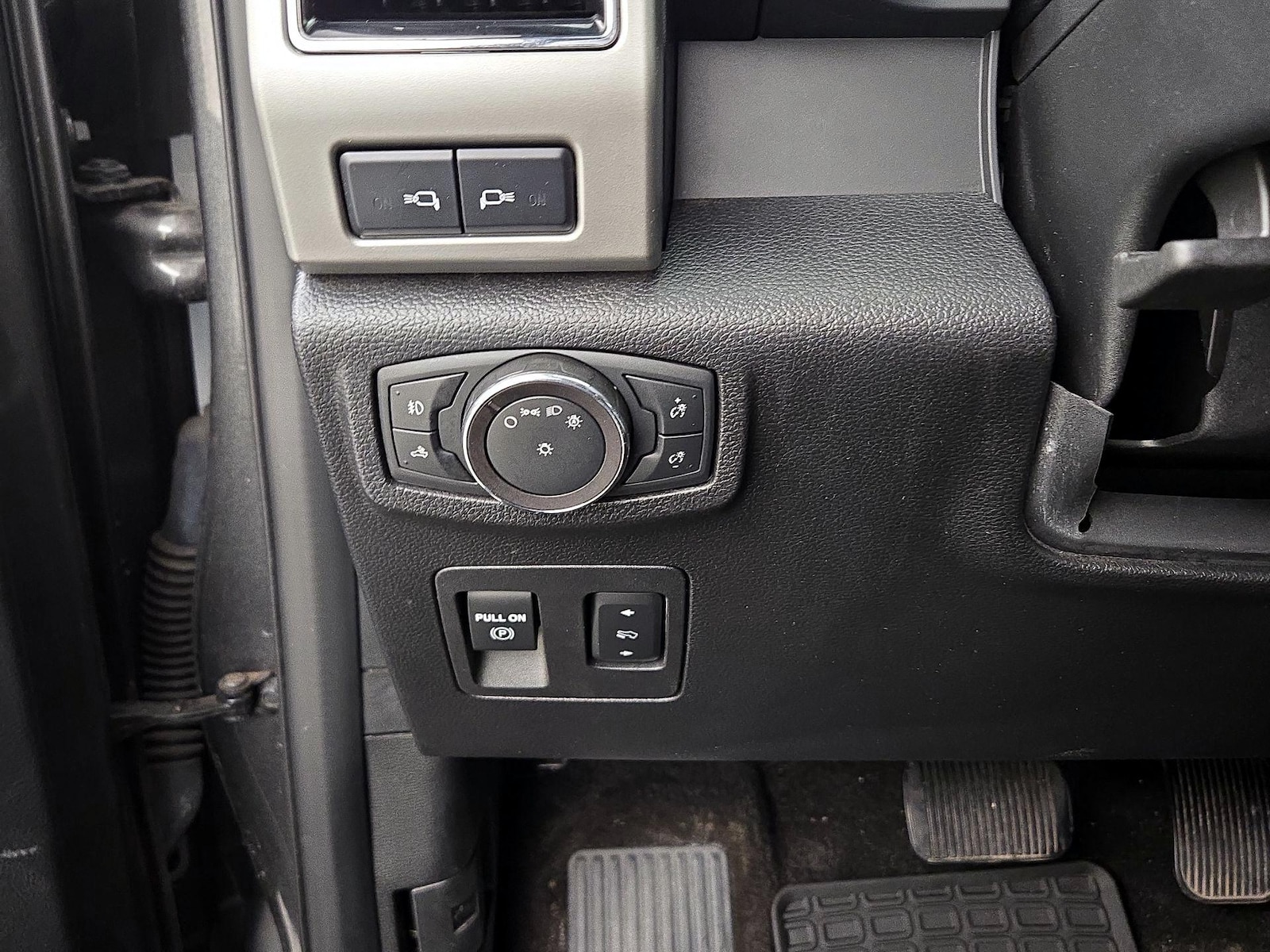 2019 Ford F-150 Lariat - Photo 14