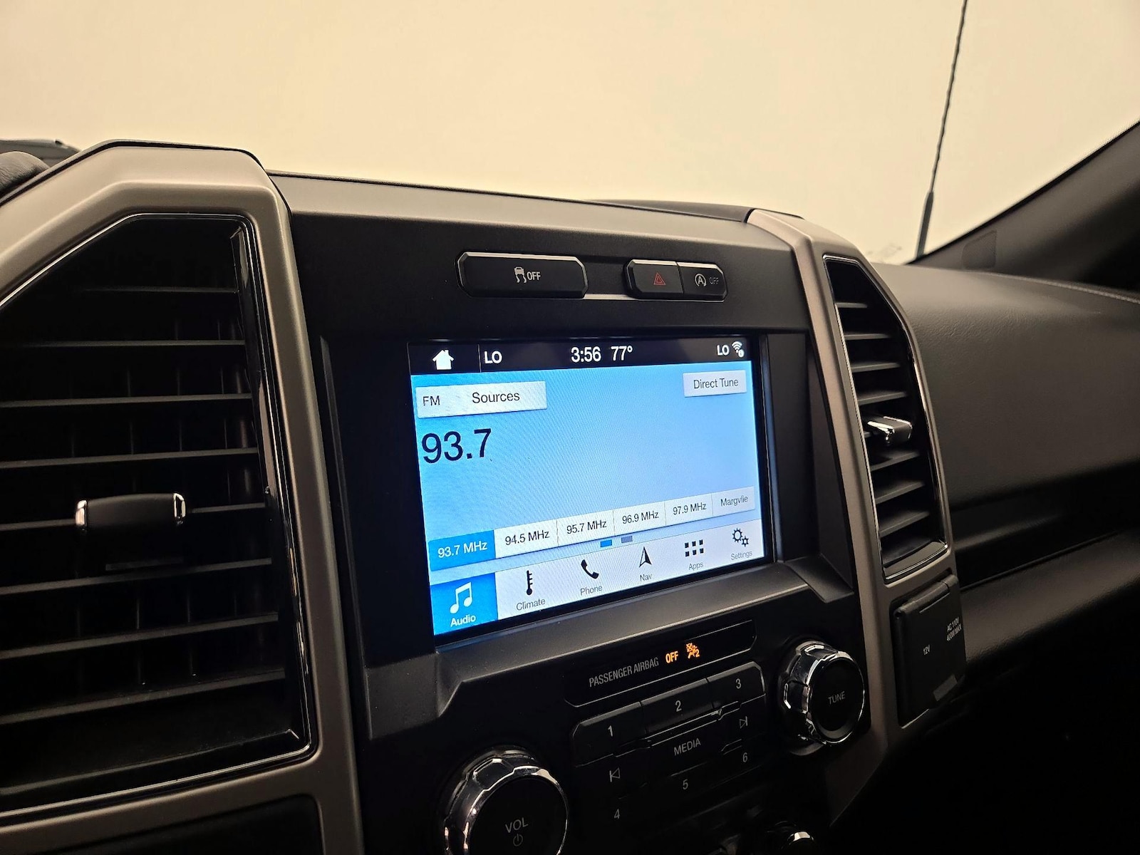 2019 Ford F-150 Lariat - Photo 17