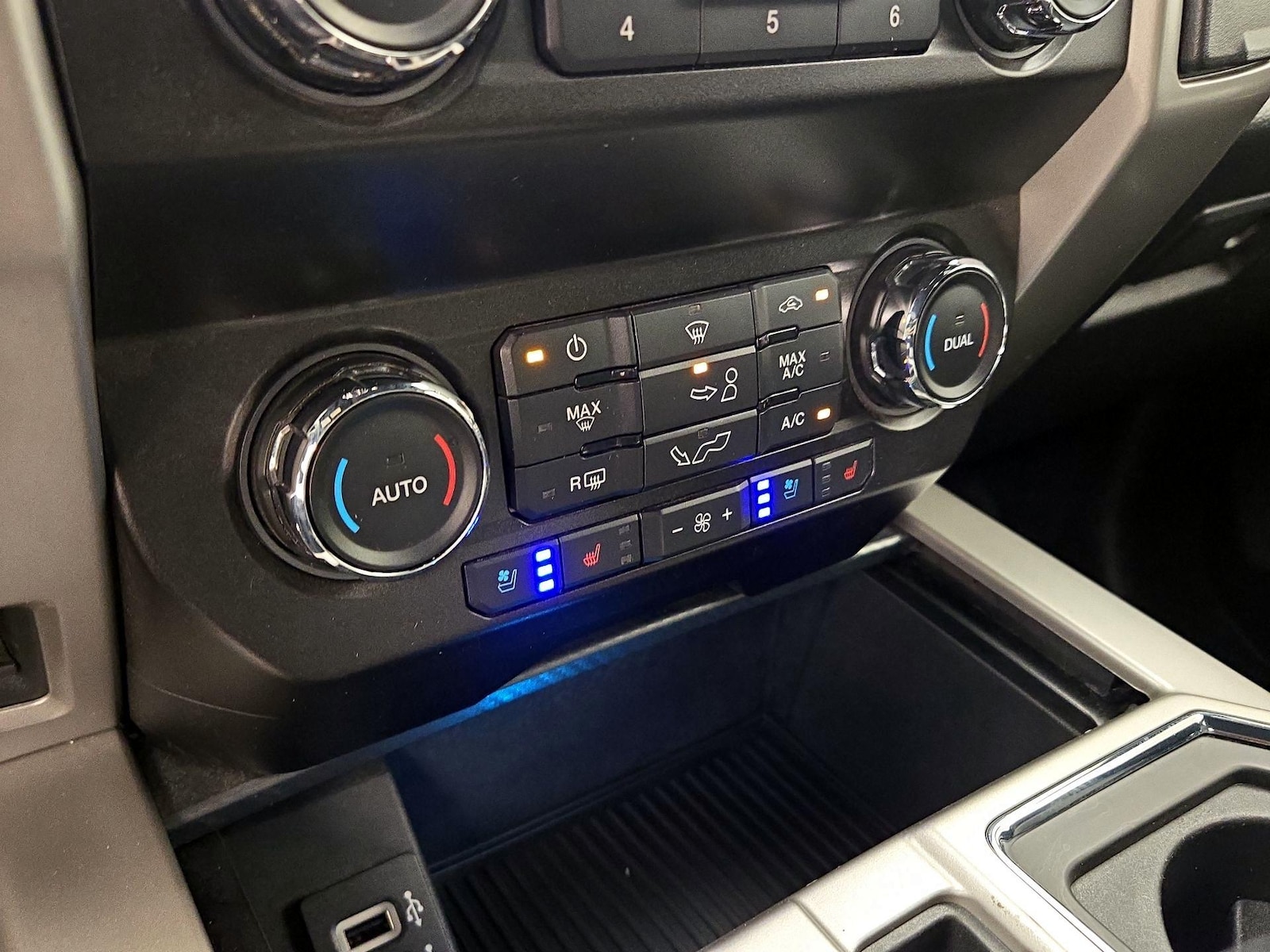 2019 Ford F-150 Lariat - Photo 18