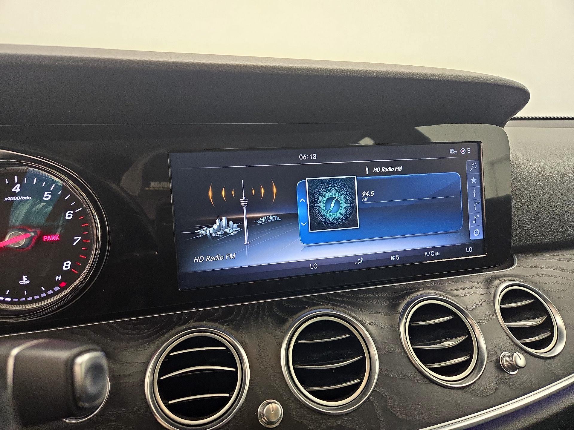 Thumbnail: 2017 Mercedes-Benz E-Class - 16