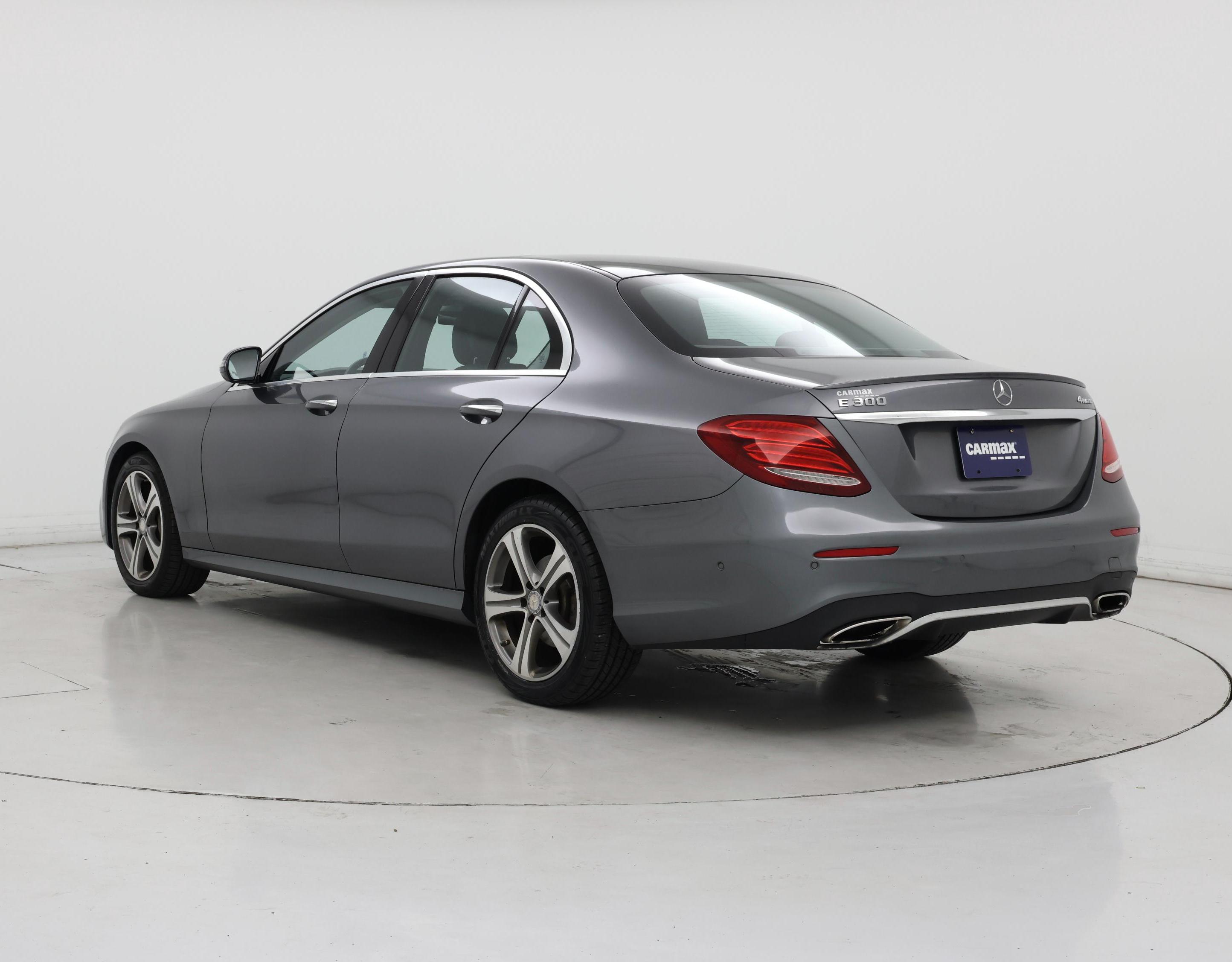 Thumbnail: 2017 Mercedes-Benz E-Class - 2