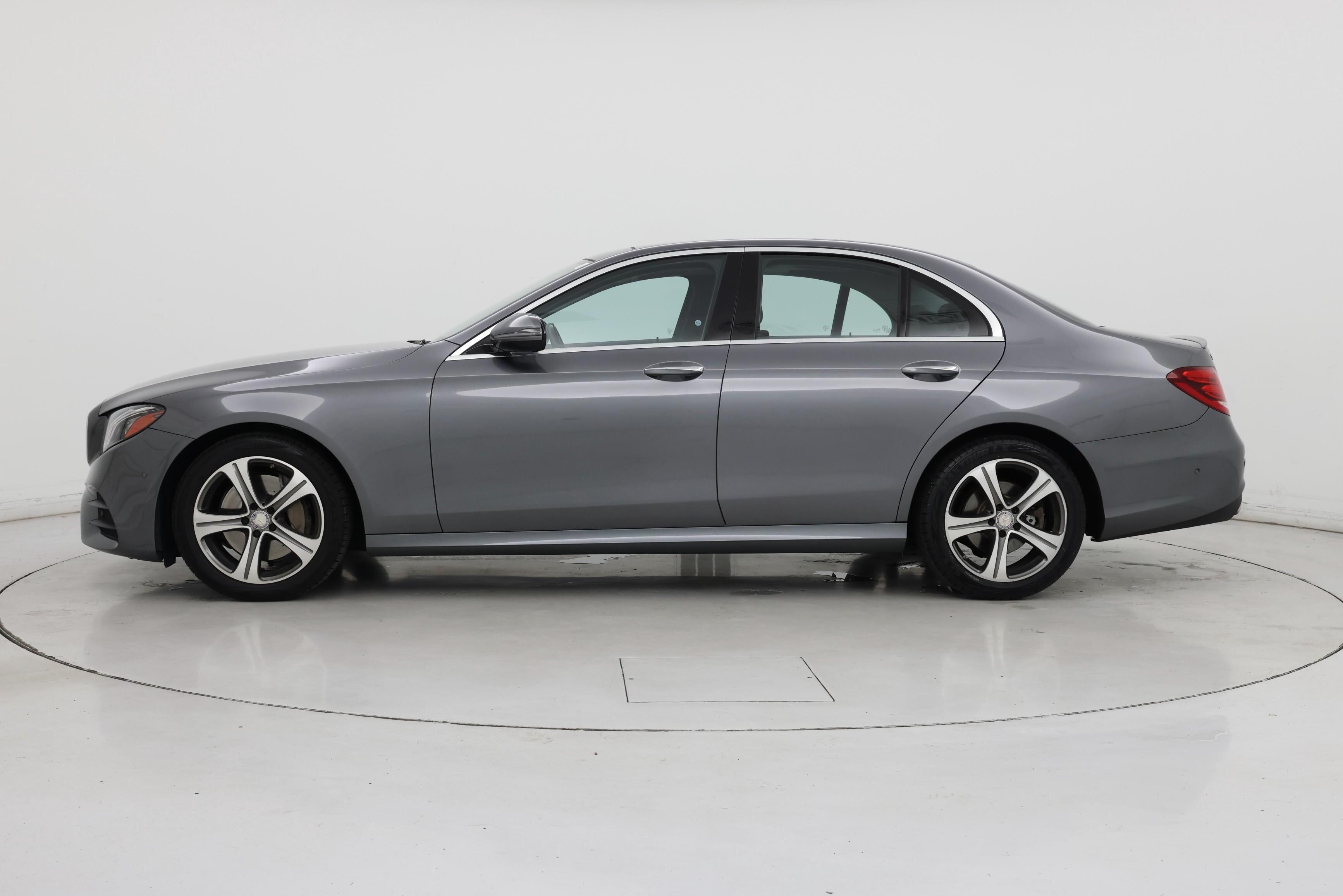 Thumbnail: 2017 Mercedes-Benz E-Class - 3