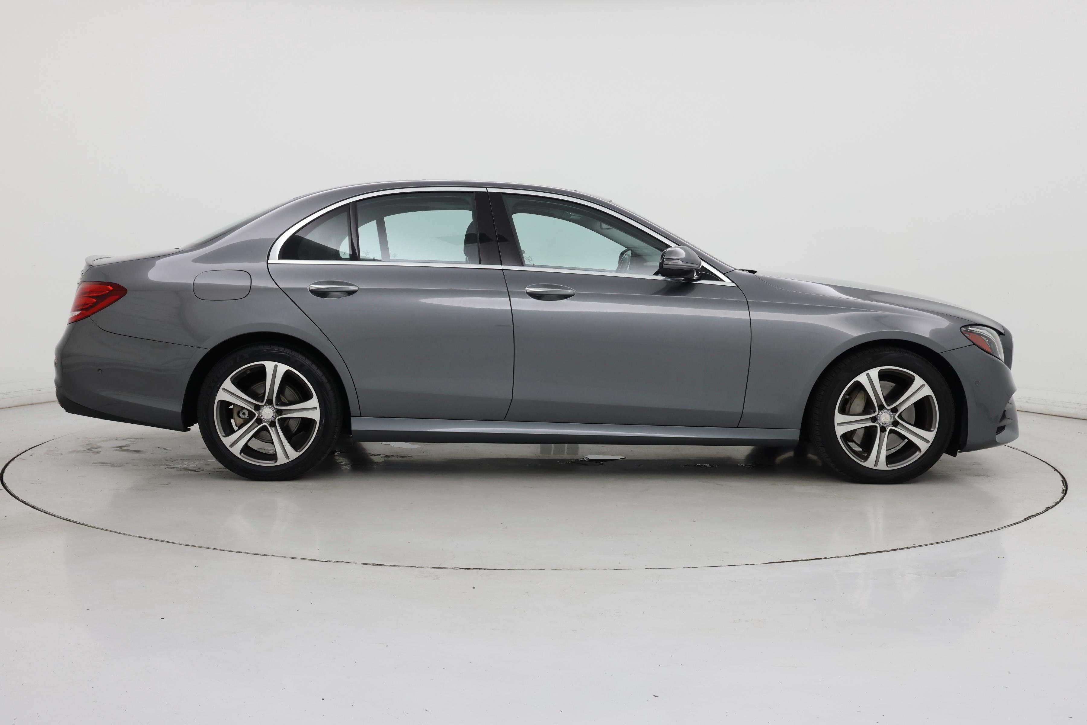 Thumbnail: 2017 Mercedes-Benz E-Class - 7